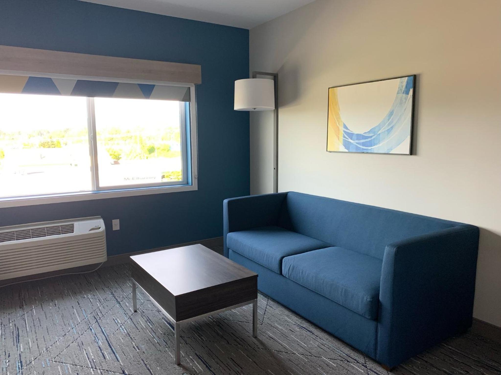 Queen Suite with Two Queen Beds - Accessible photo 3
