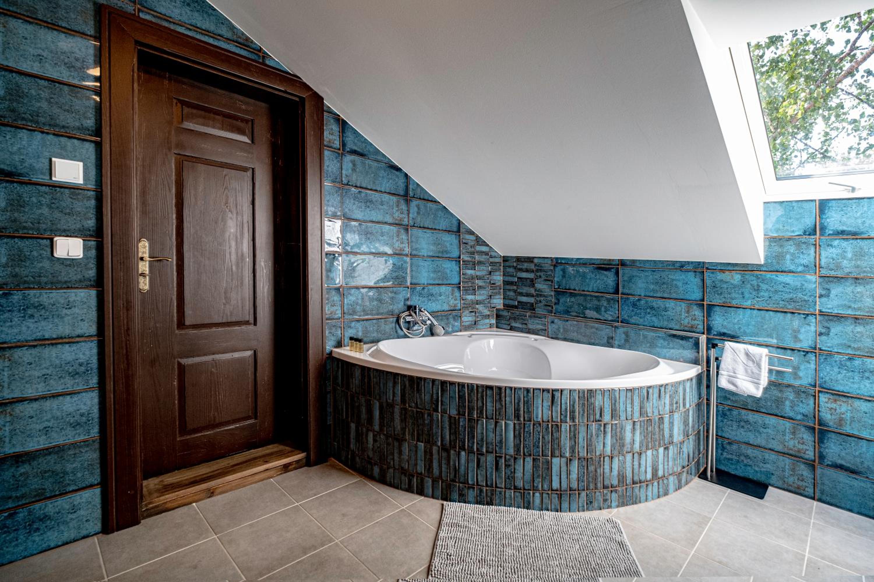 Deluxe Triple Room - Photo 13