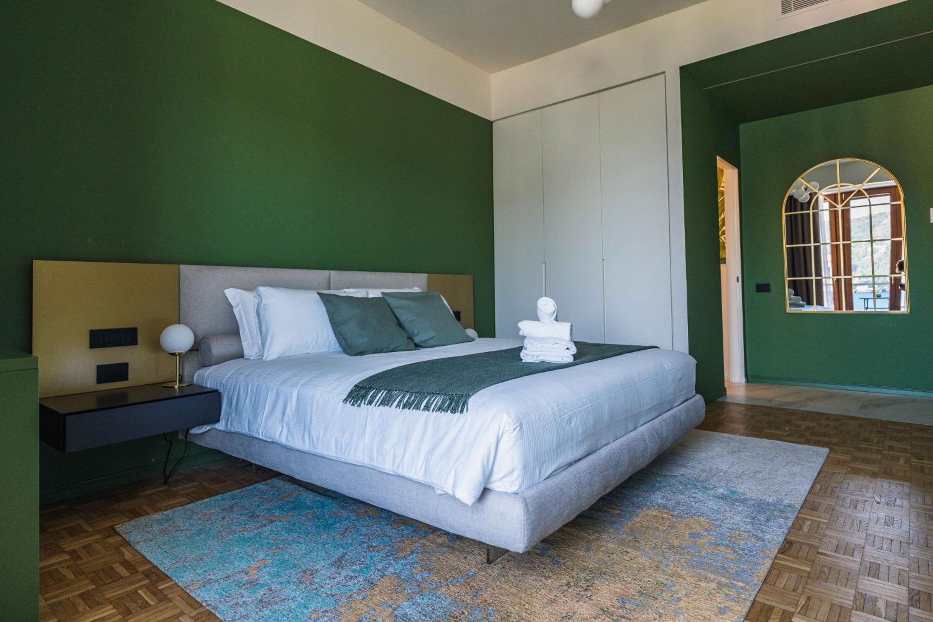 King Room with Lake View