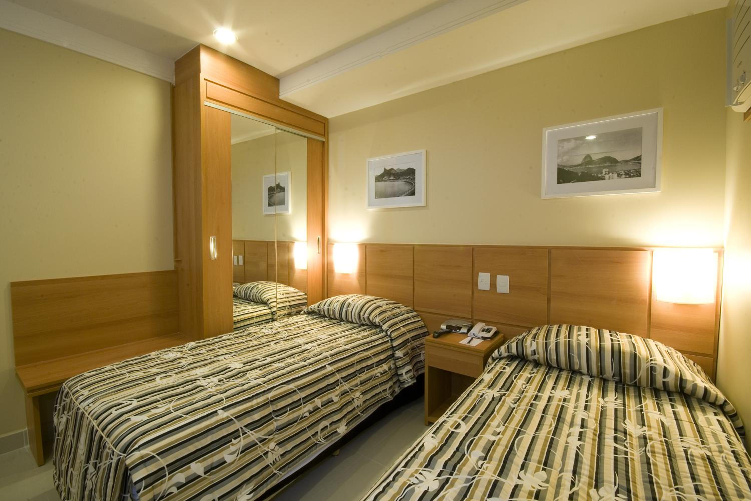 Standard Twin Room - Photo 3