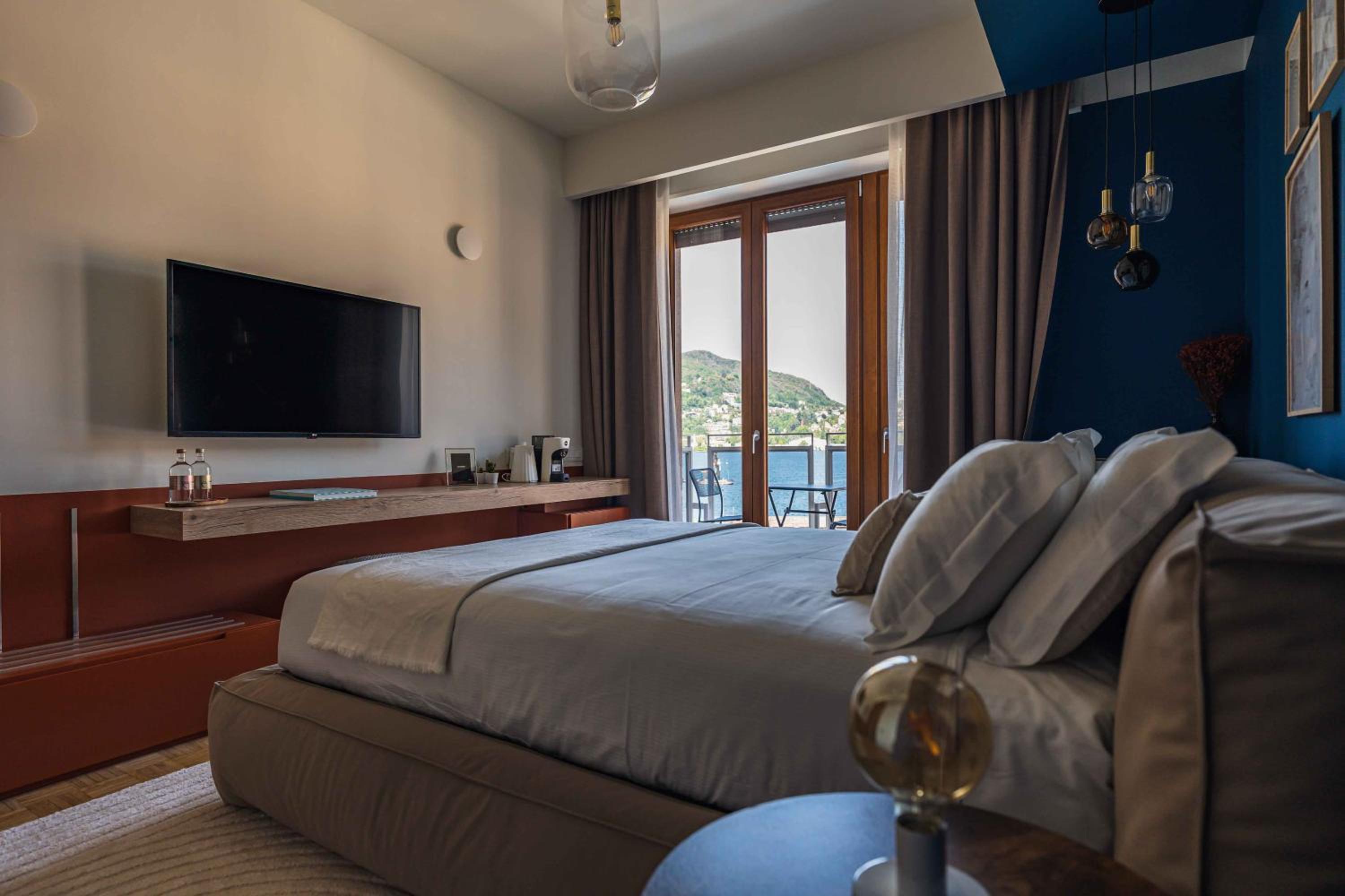 Double Room with Lake View