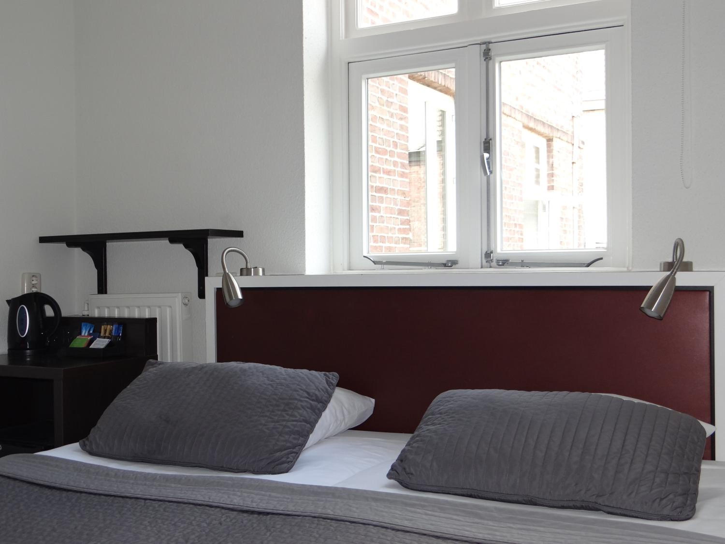 Standard Room 2 Single Beds photo 3