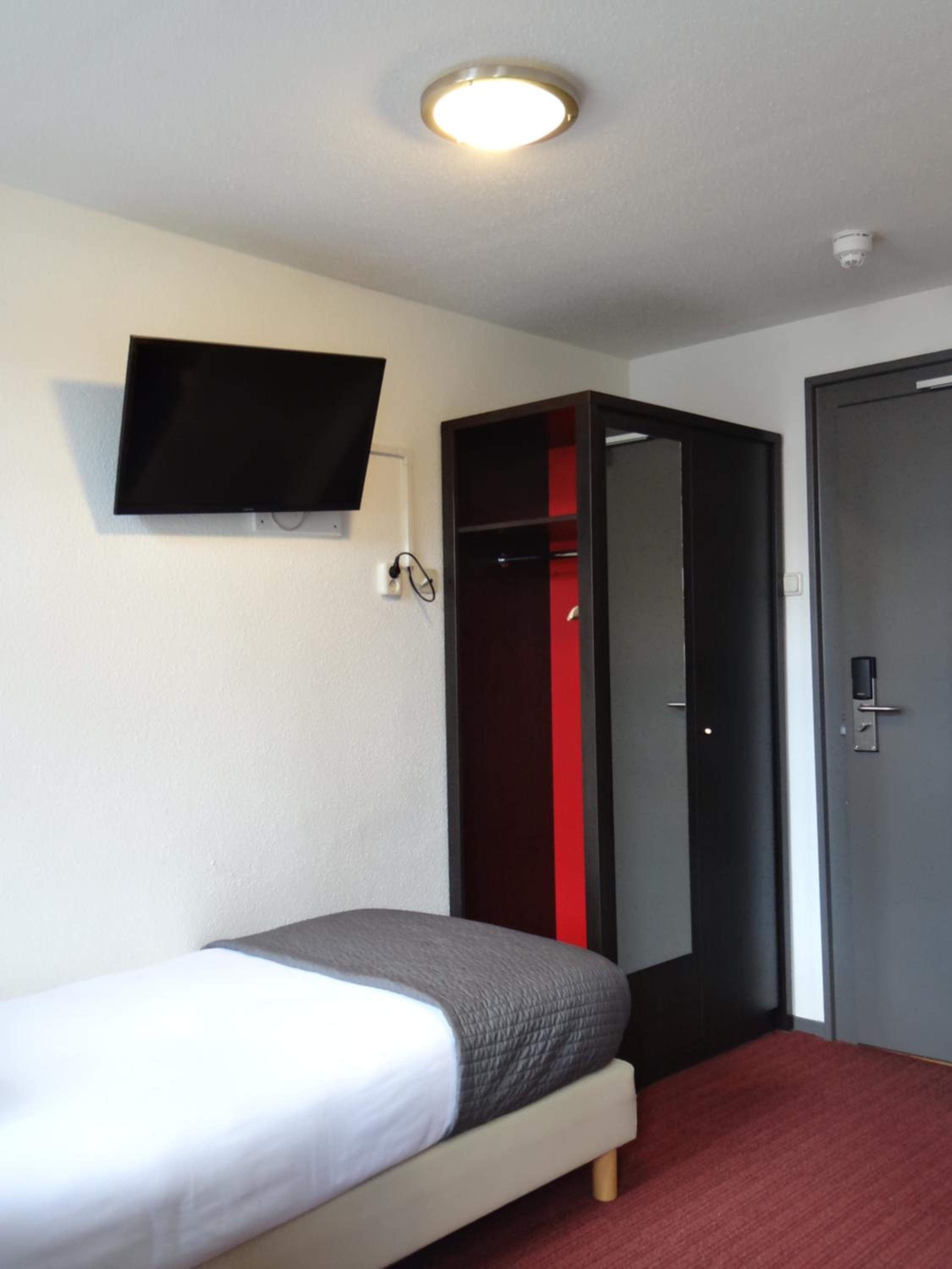 Standard Room 1 Single Bed photo 3