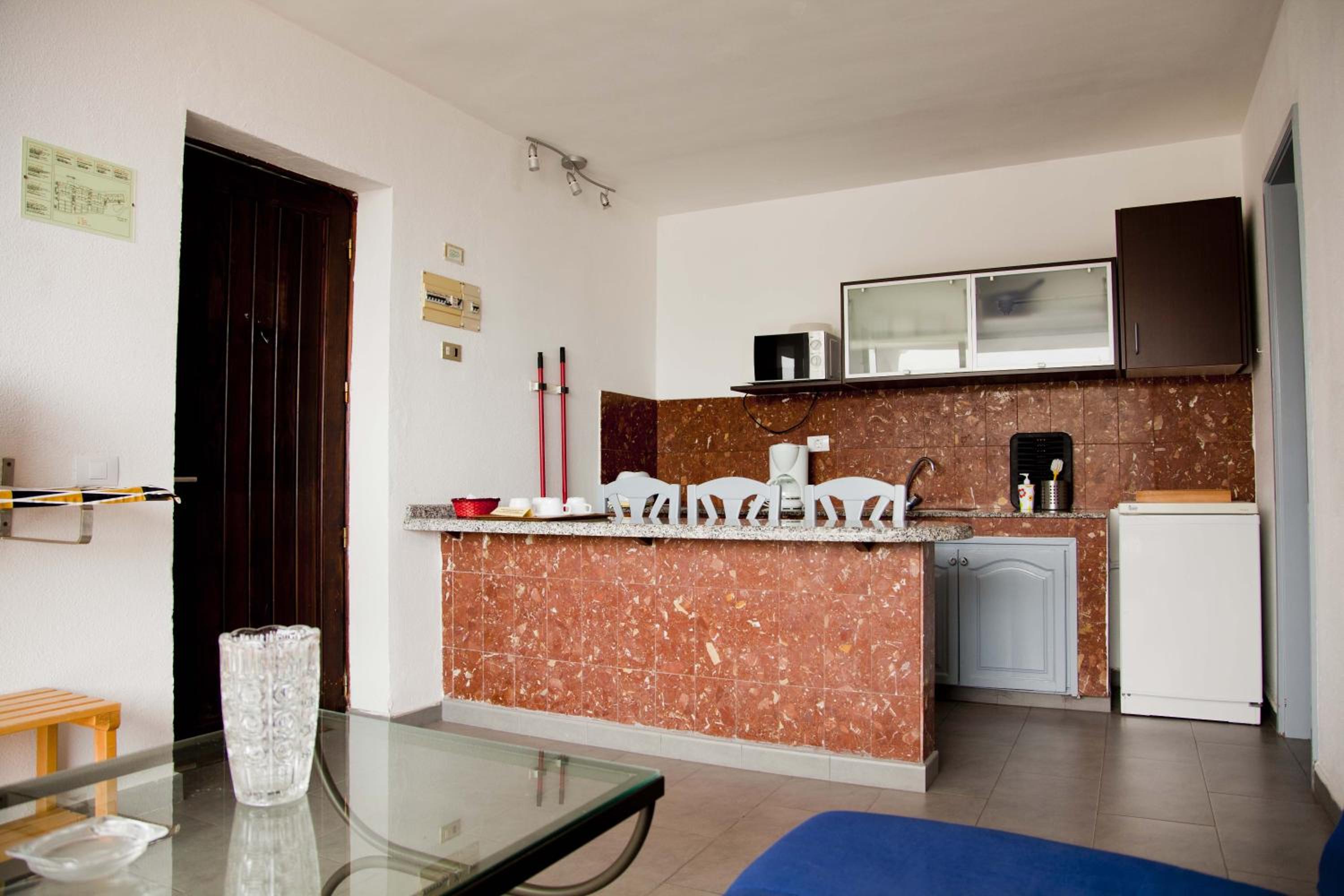 Apartment photo 2