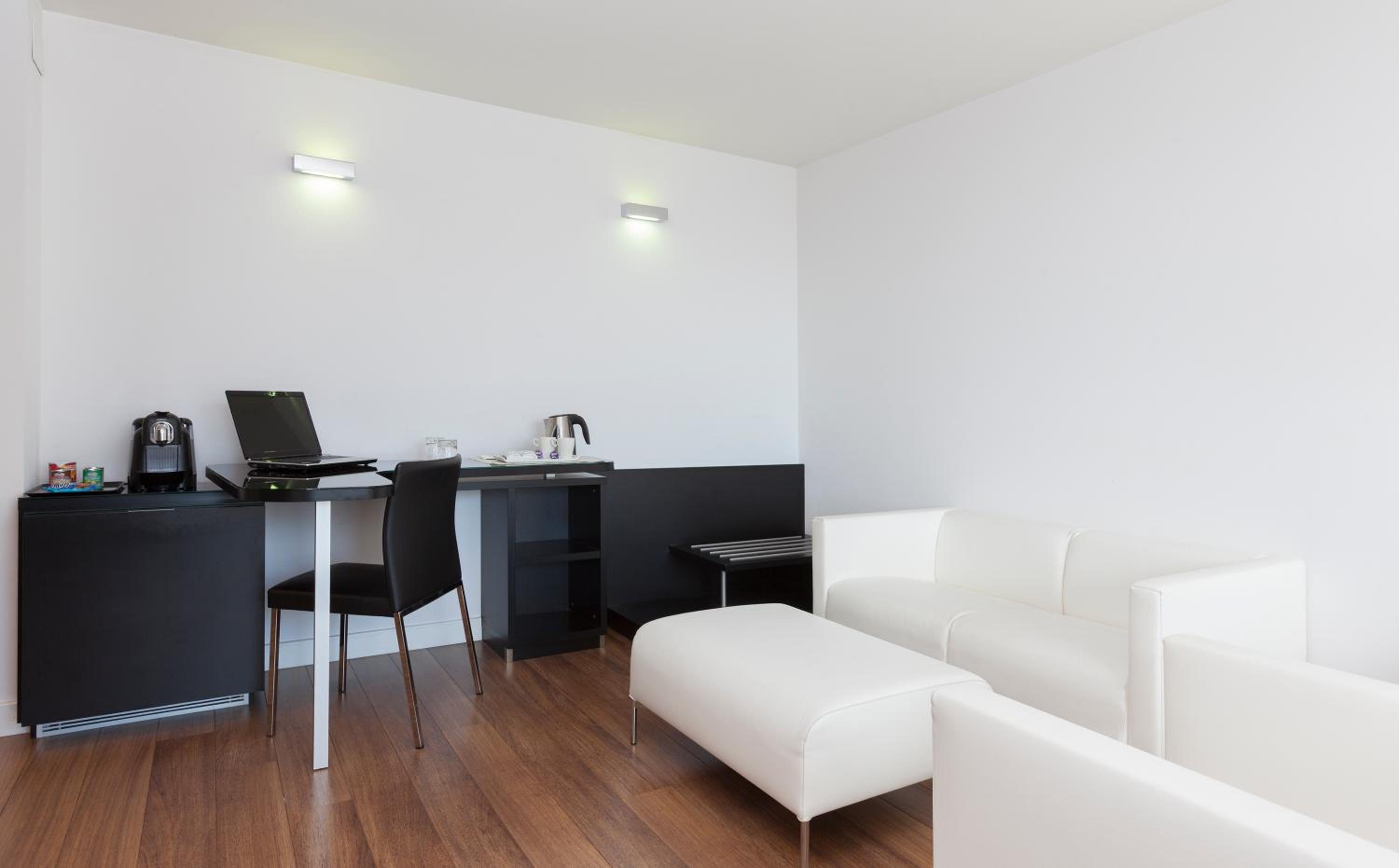  Executive Double or Twin Room with free airport shuttle - Photo 5
