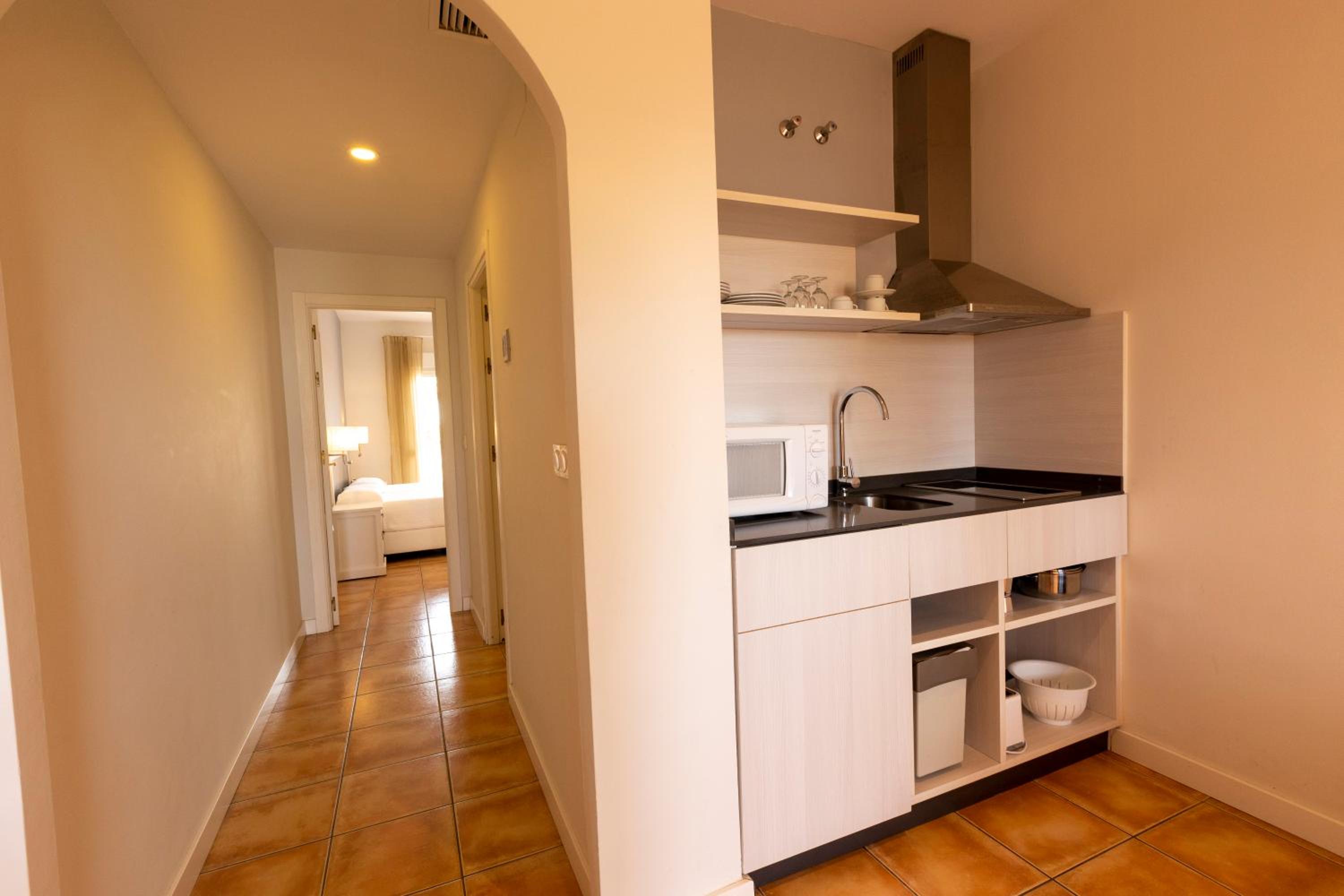 One-Bedroom Apartment photo 3
