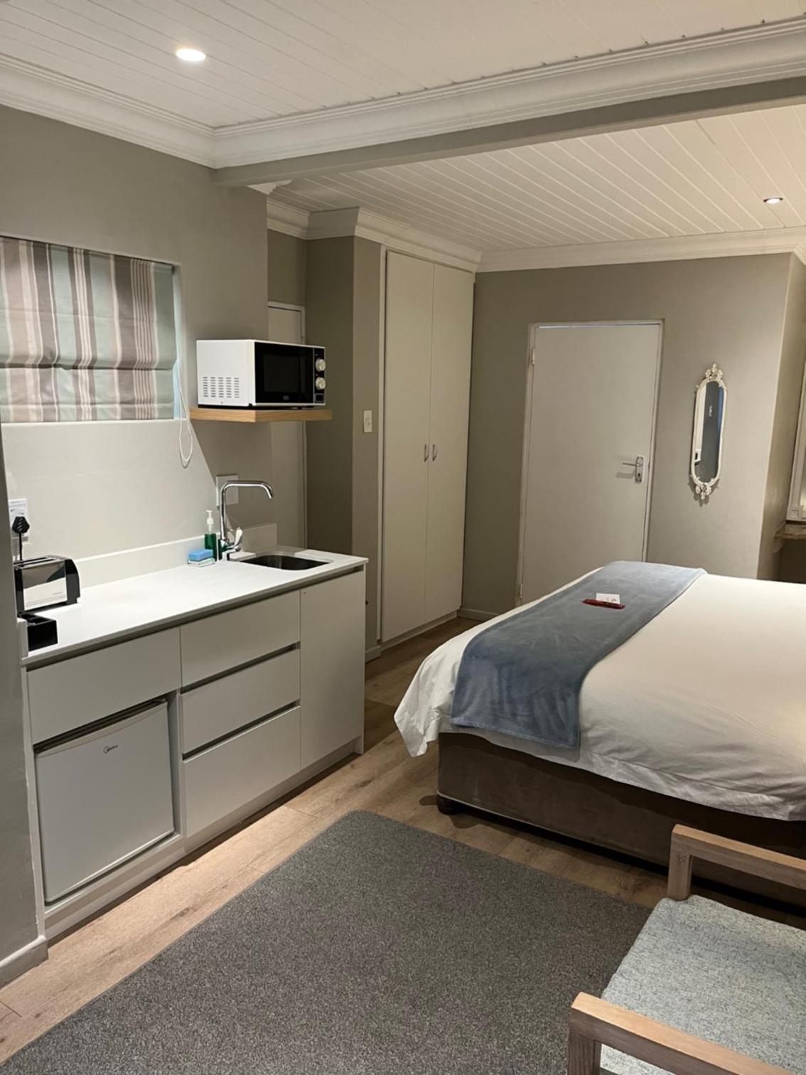 Superior Twin Room - Photo 4