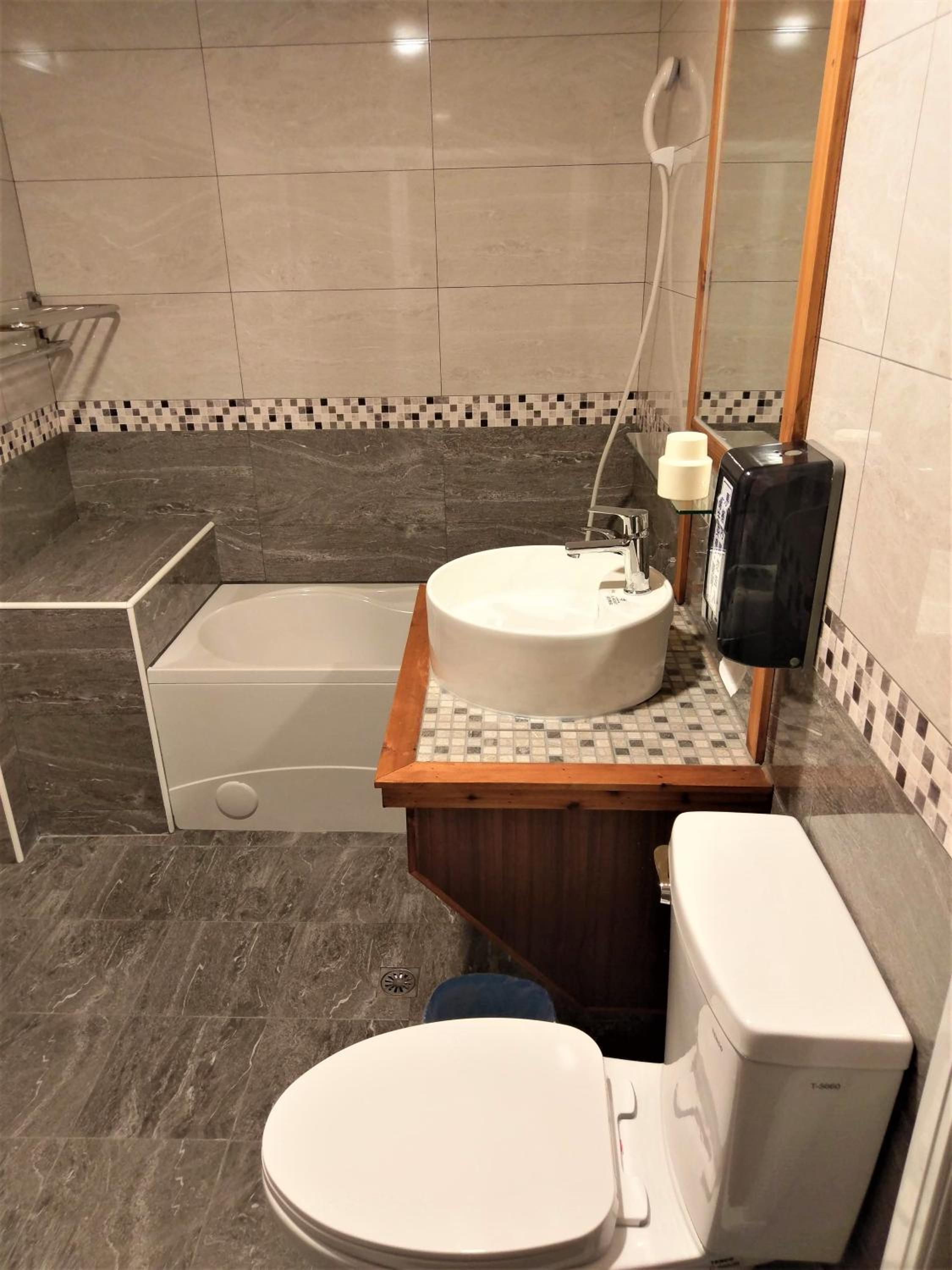 Suite - Photo 2