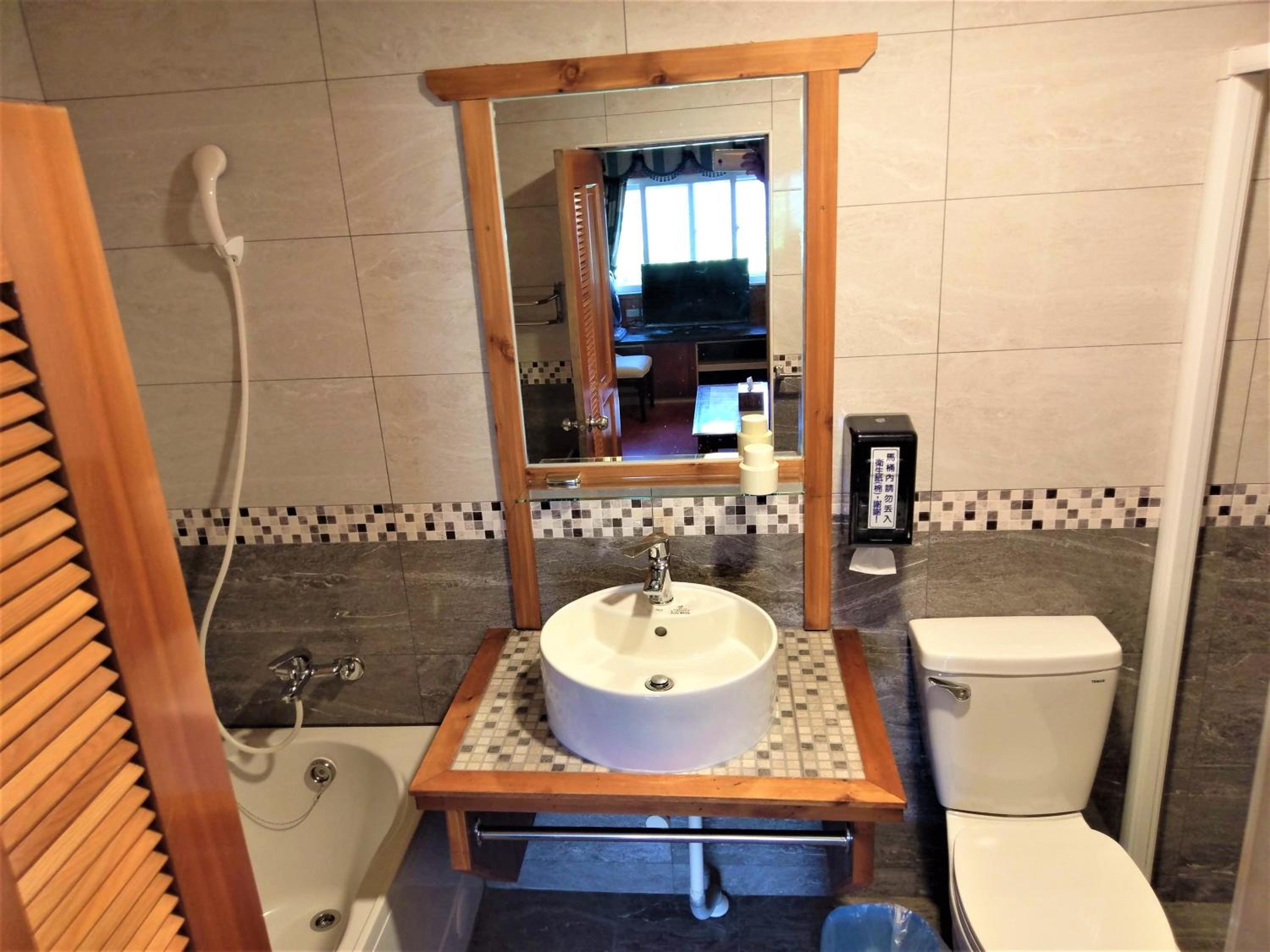 Suite - Photo 6