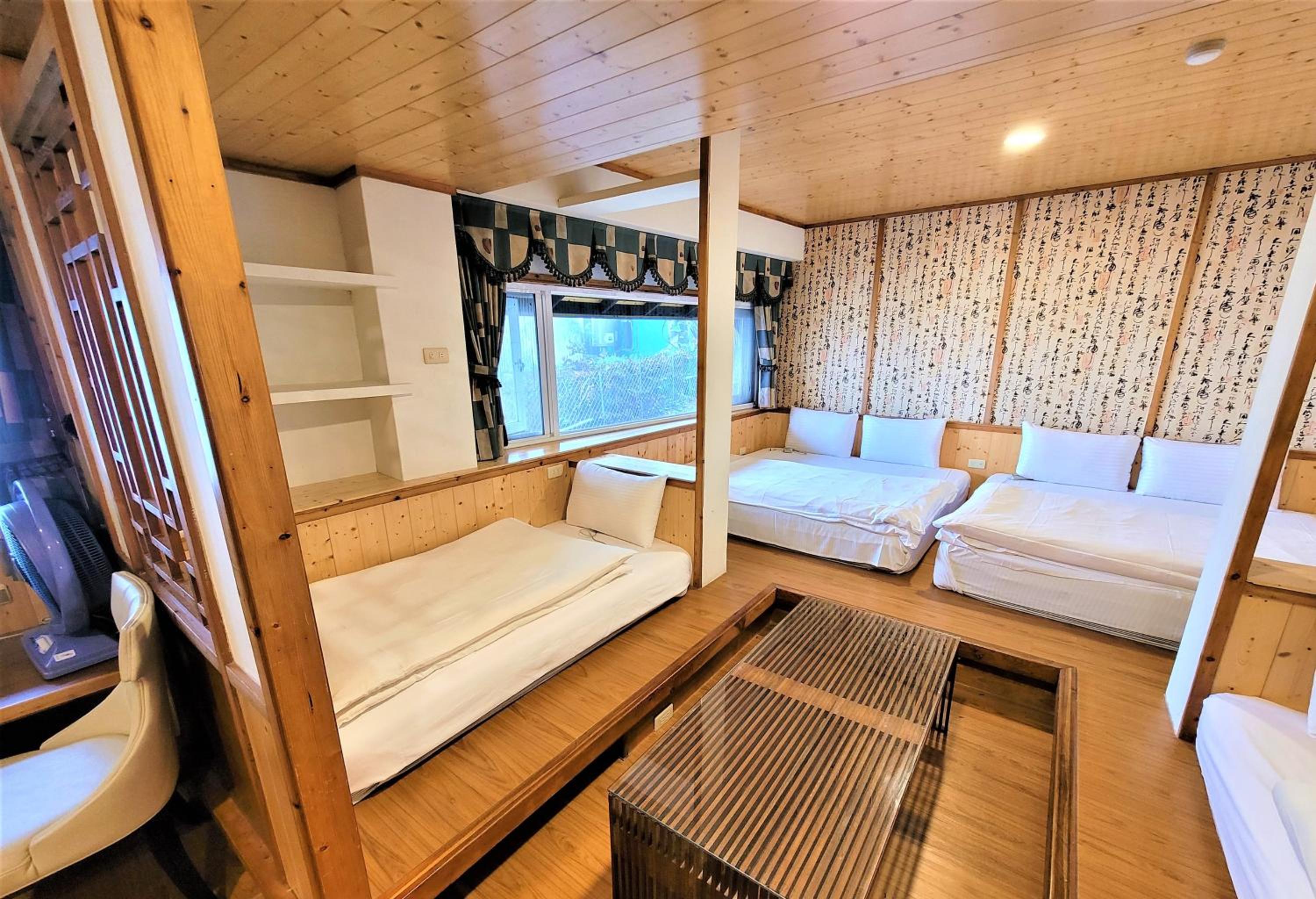 Suite - Photo 3