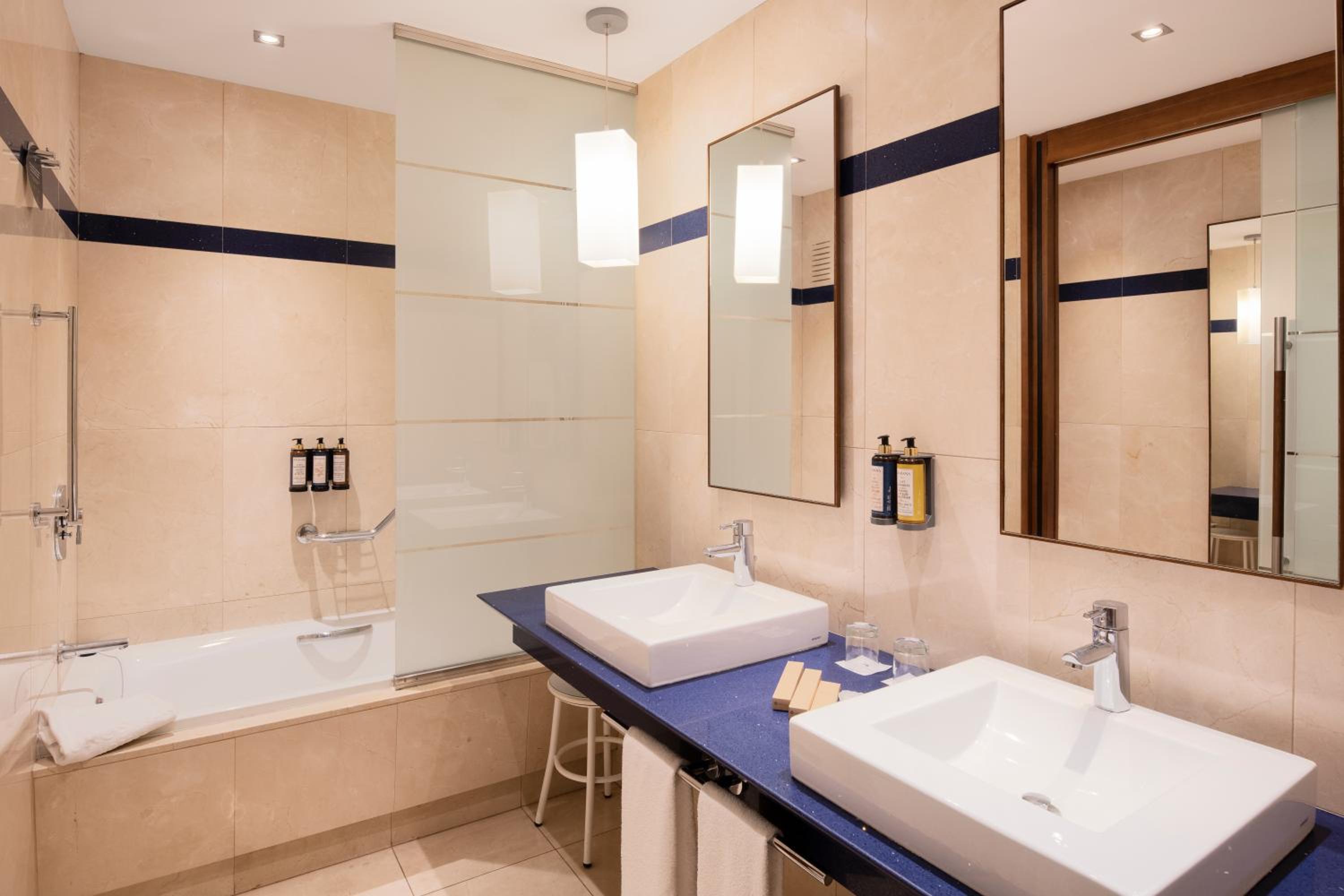 Junior Suite - Photo 2
