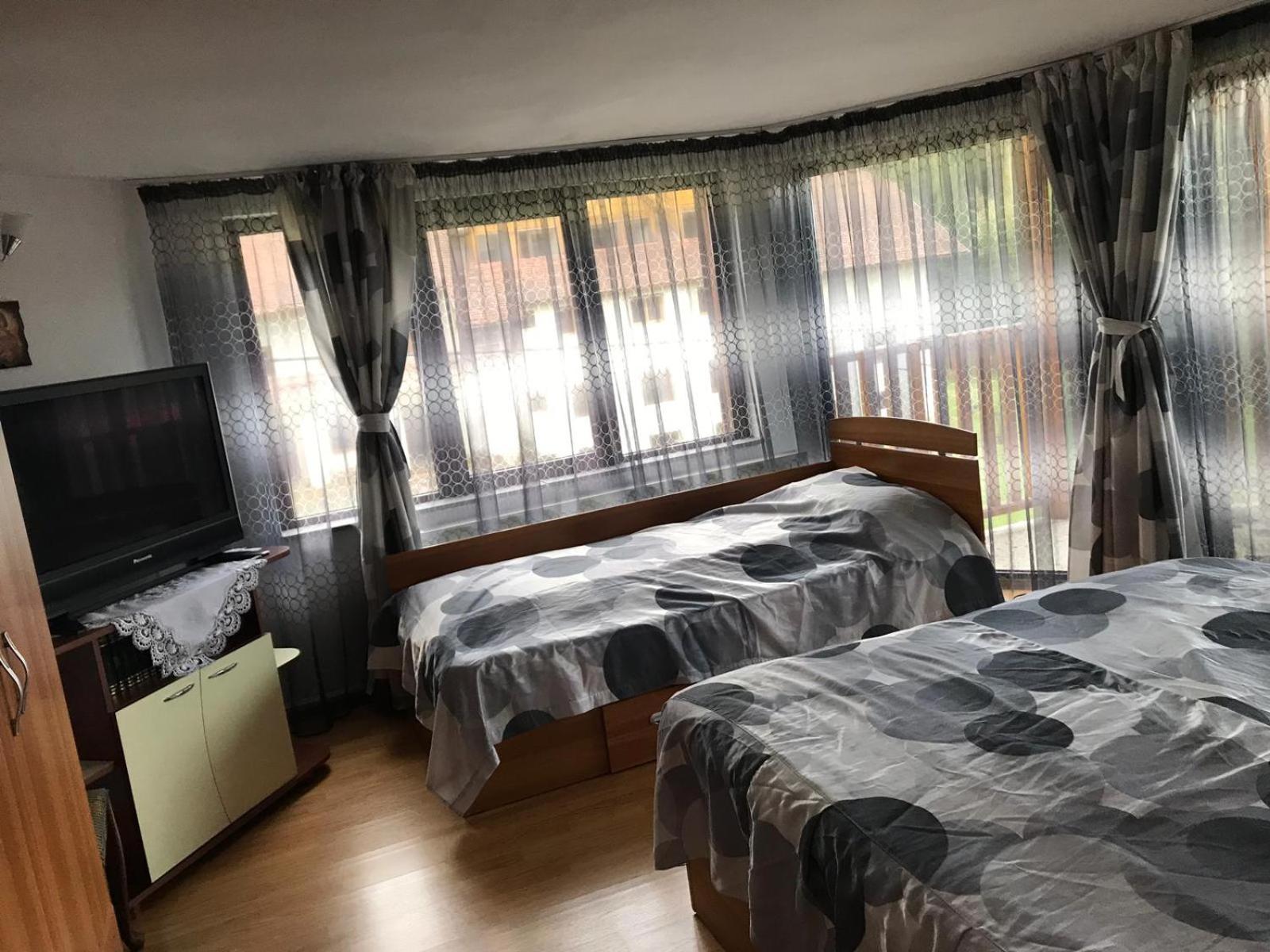 Triple Room with Shared Bathroom photo 2