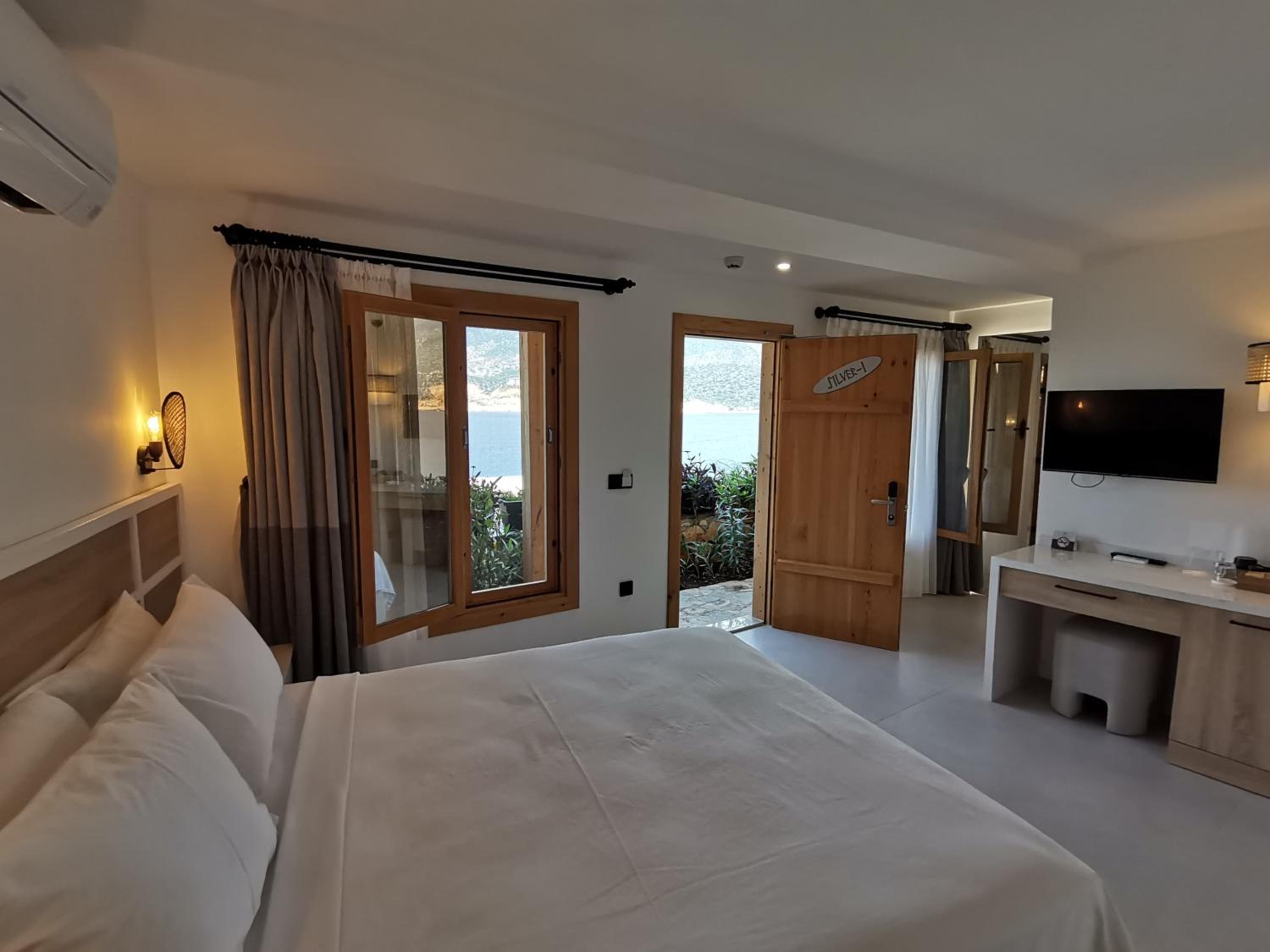 Economy Double or Twin Room - Photo 8