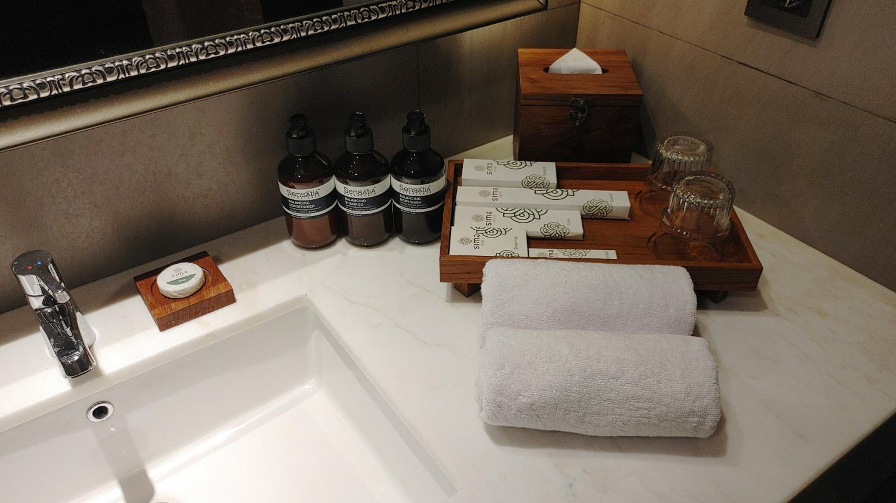 Deluxe Queen Room - Photo 5