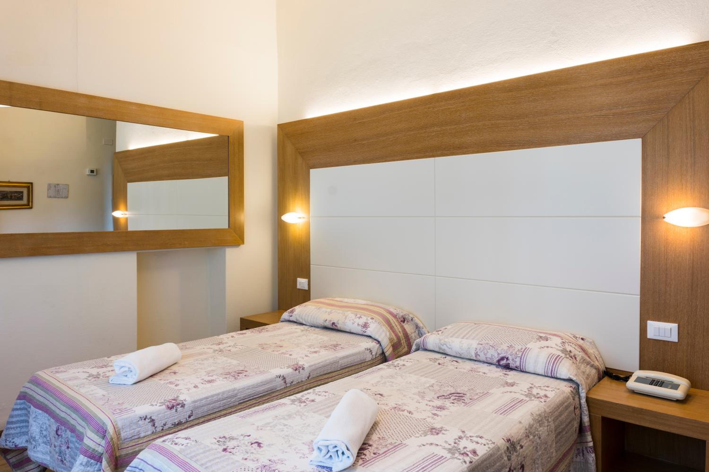 Double Room - Photo 3