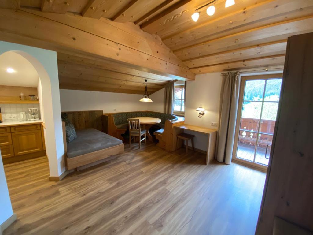 Apartment with Balcony photo 1