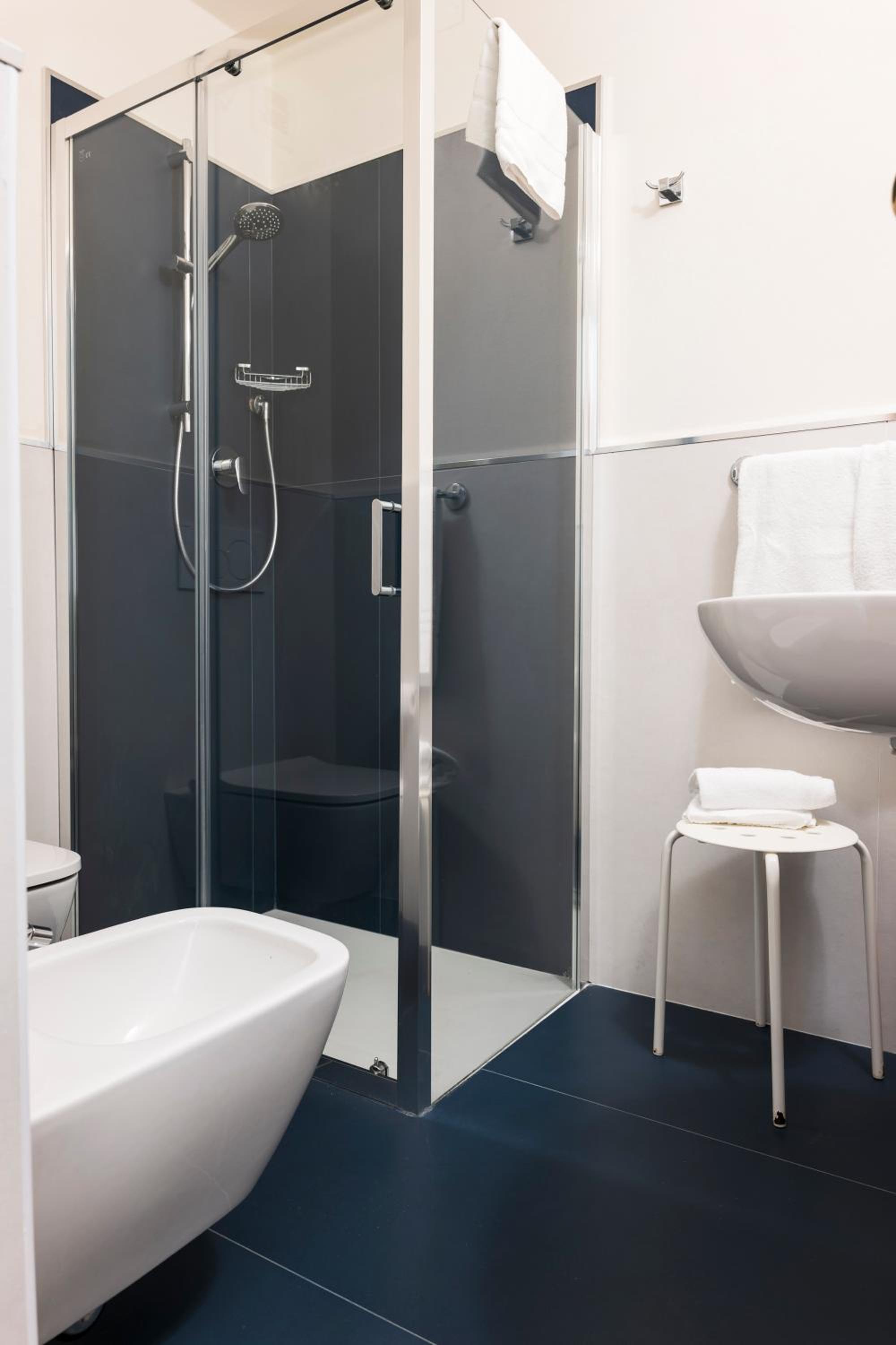 Triple Room - Photo 8