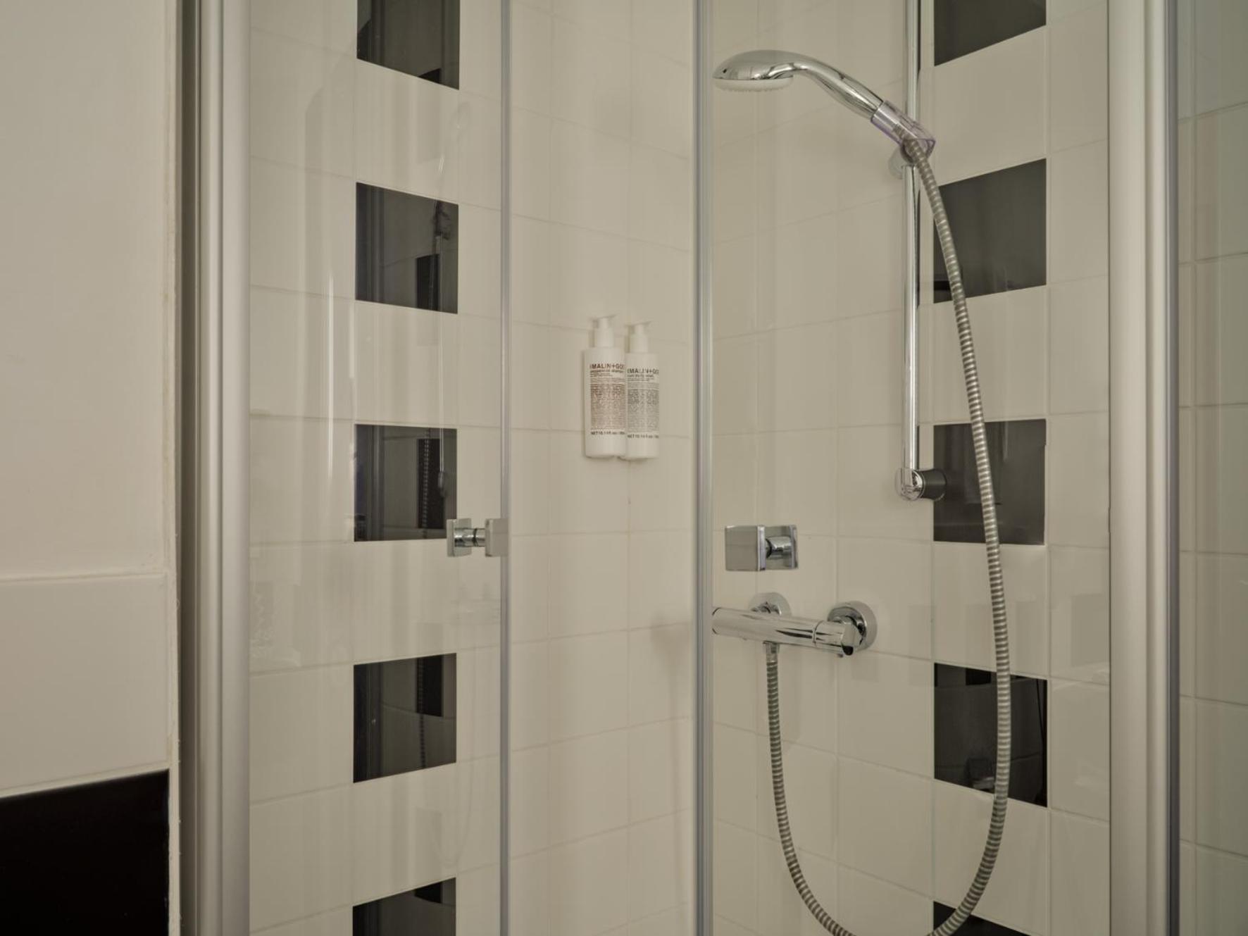 Queen Room - Photo 2