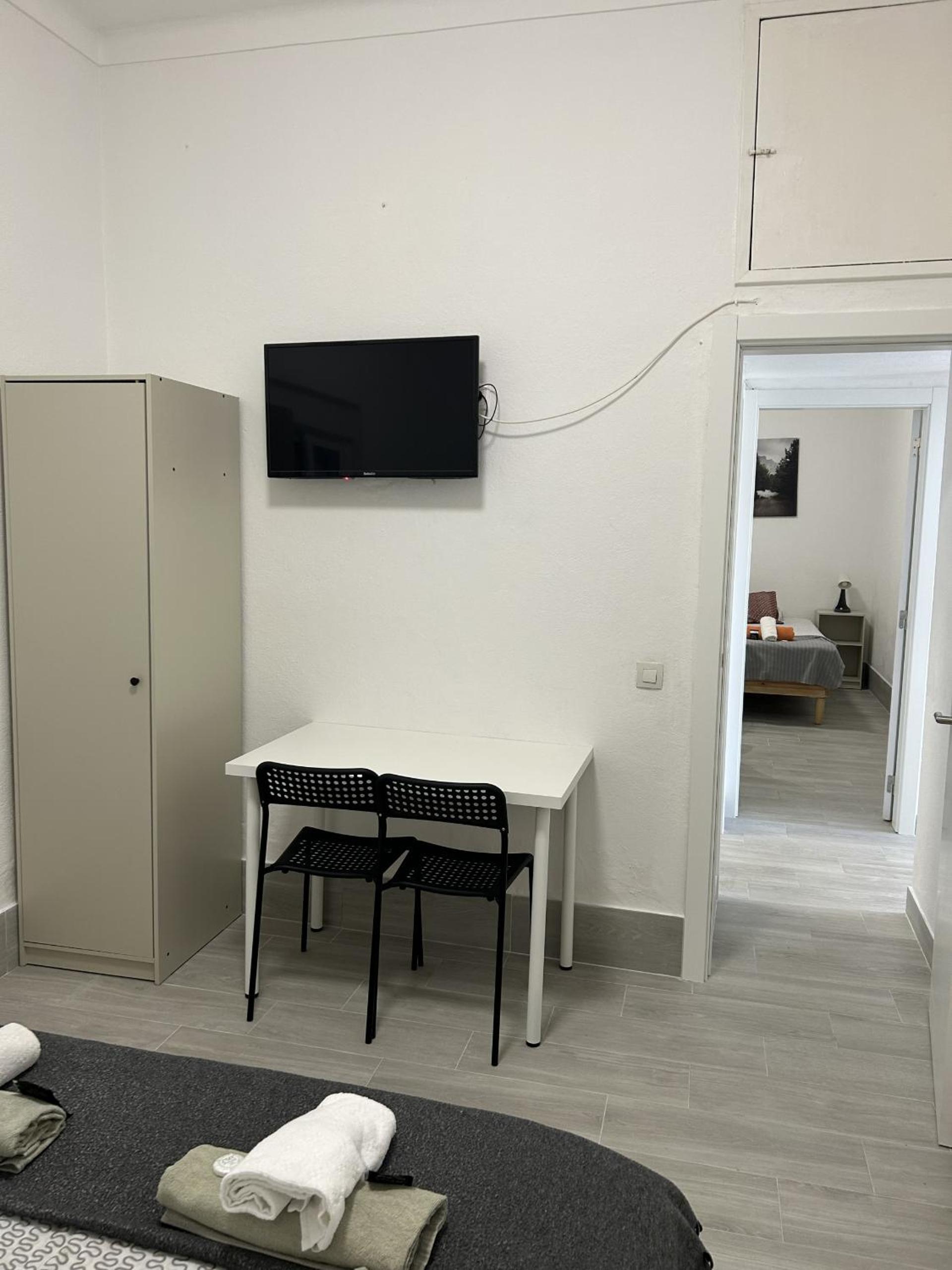 Three-Bedroom Apartment - Photo 9
