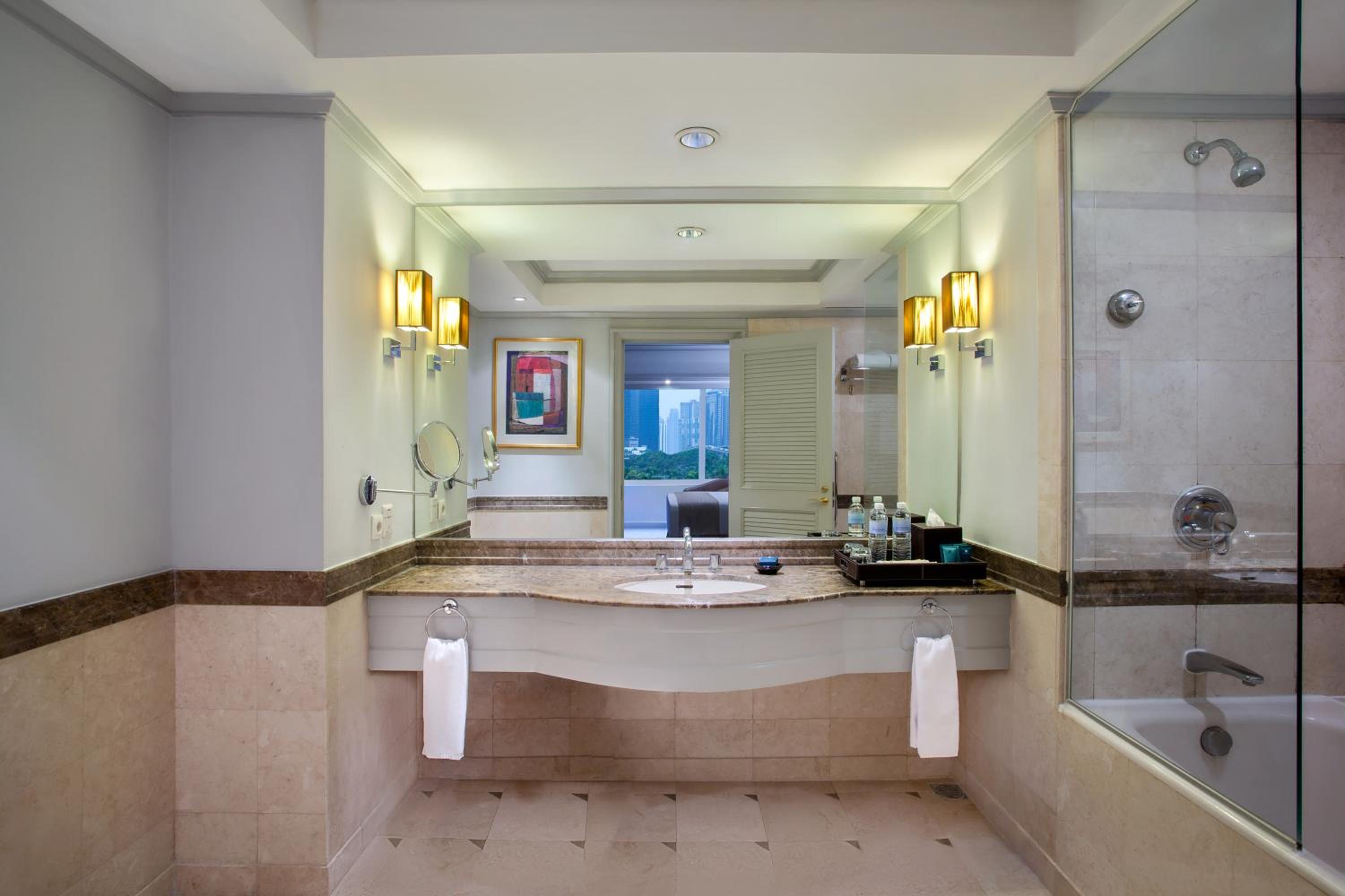 Executive Room - Photo 5