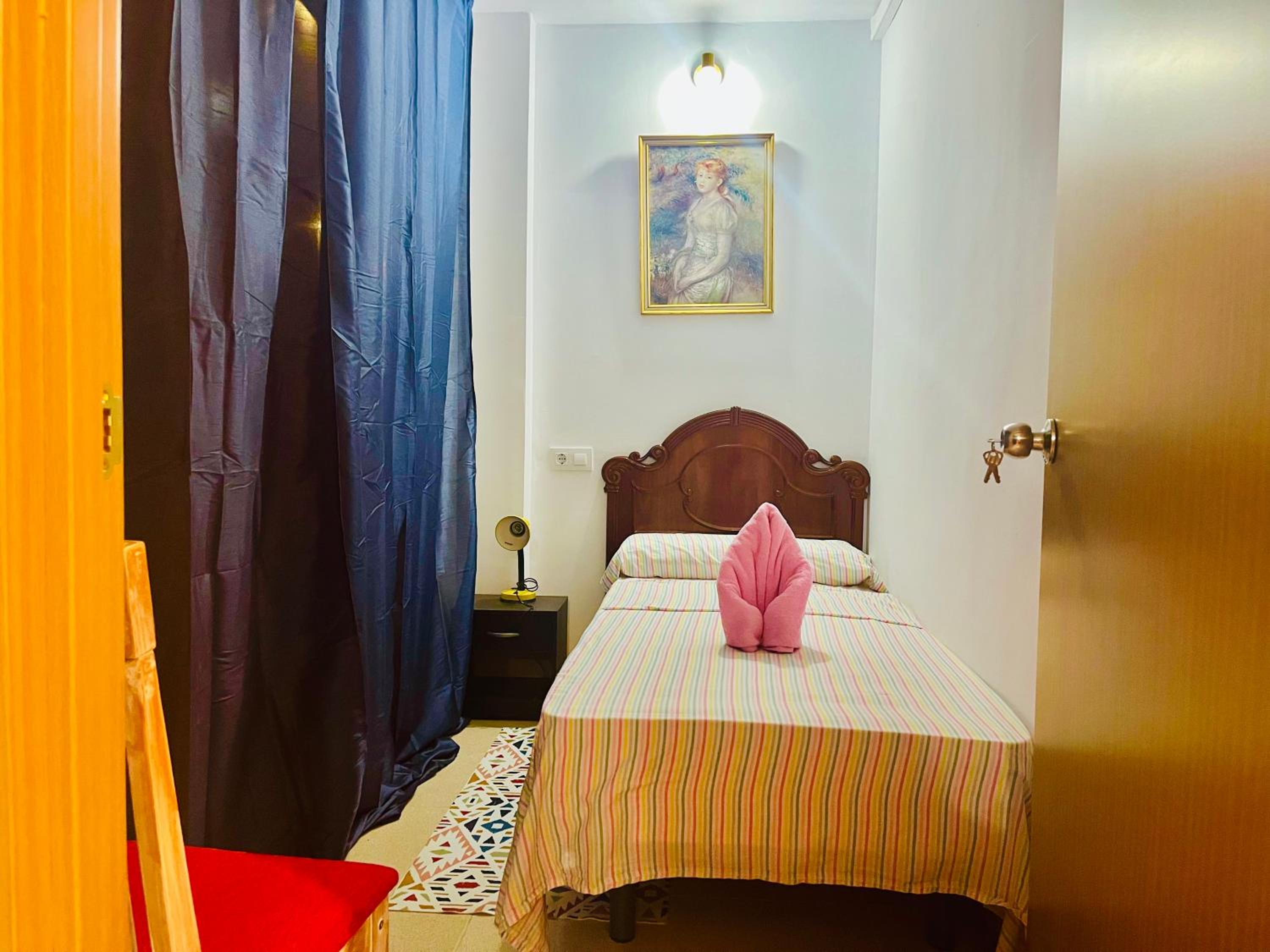 Triple Room with Shared Bathroom photo 2