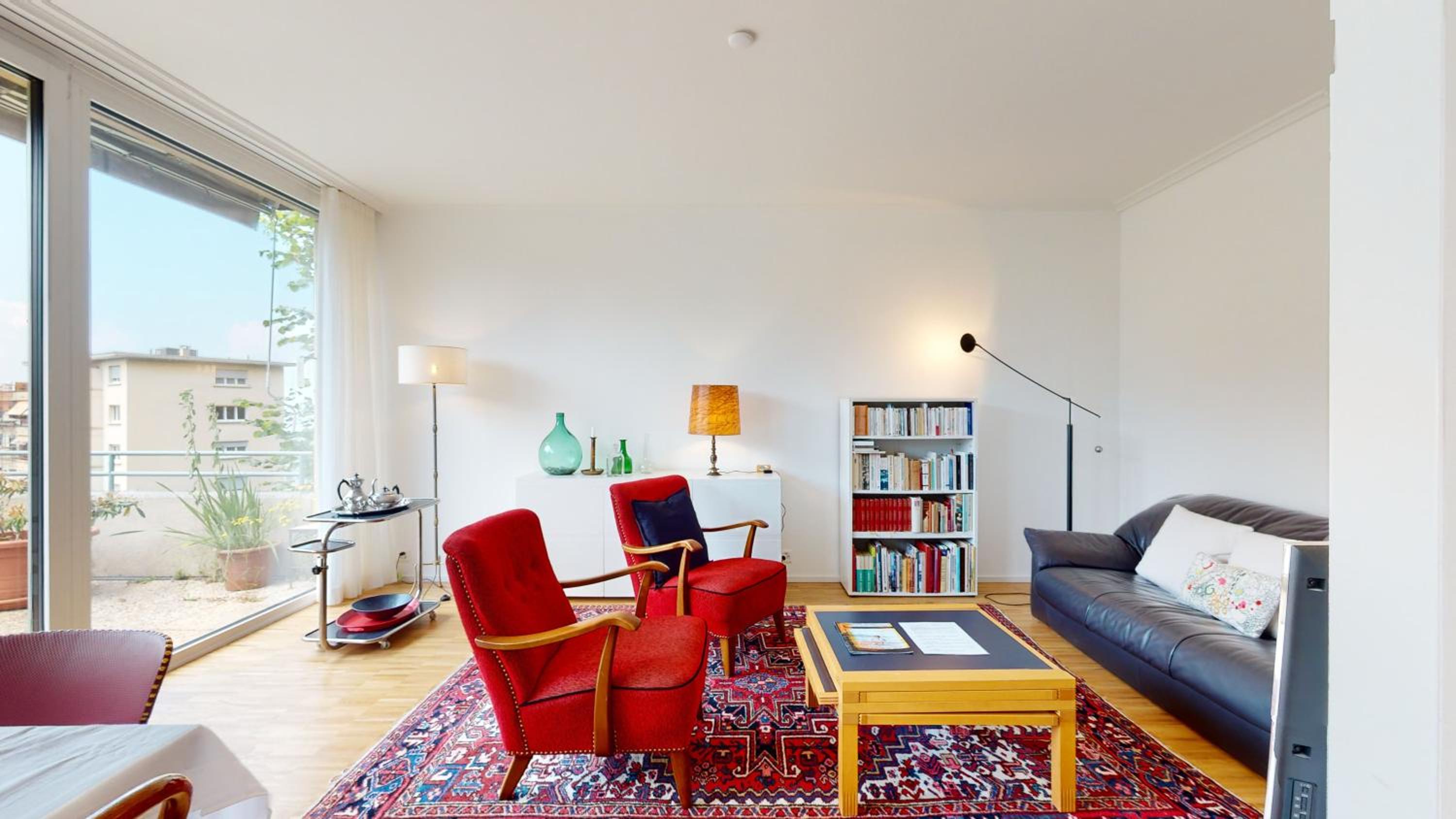 One-Bedroom Apartment photo 3