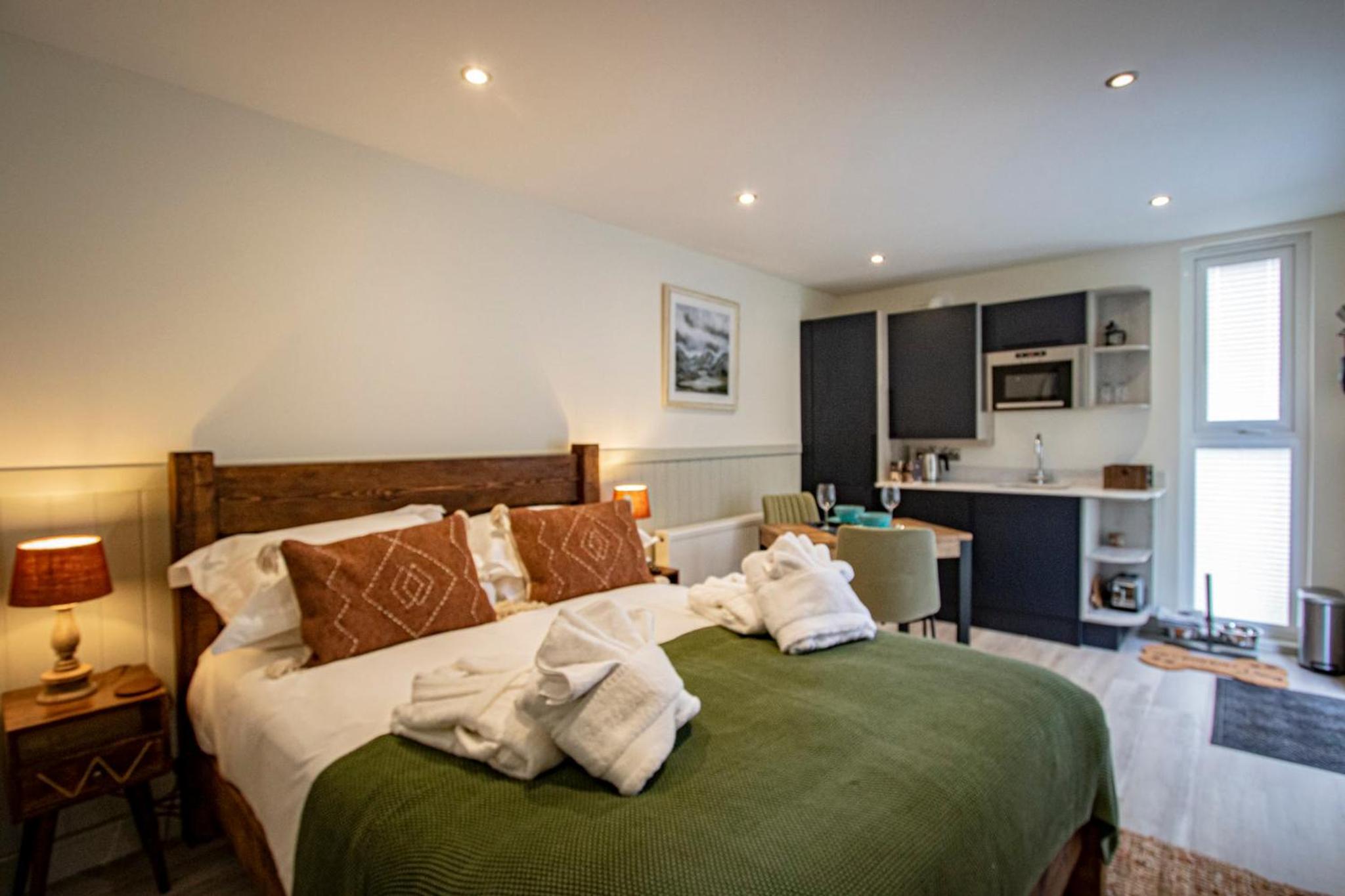 Standard King Room photo 2