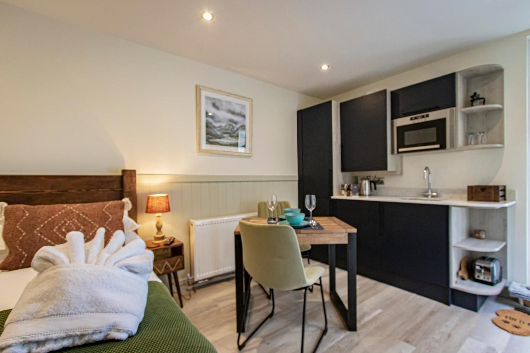 Standard King Room photo 3