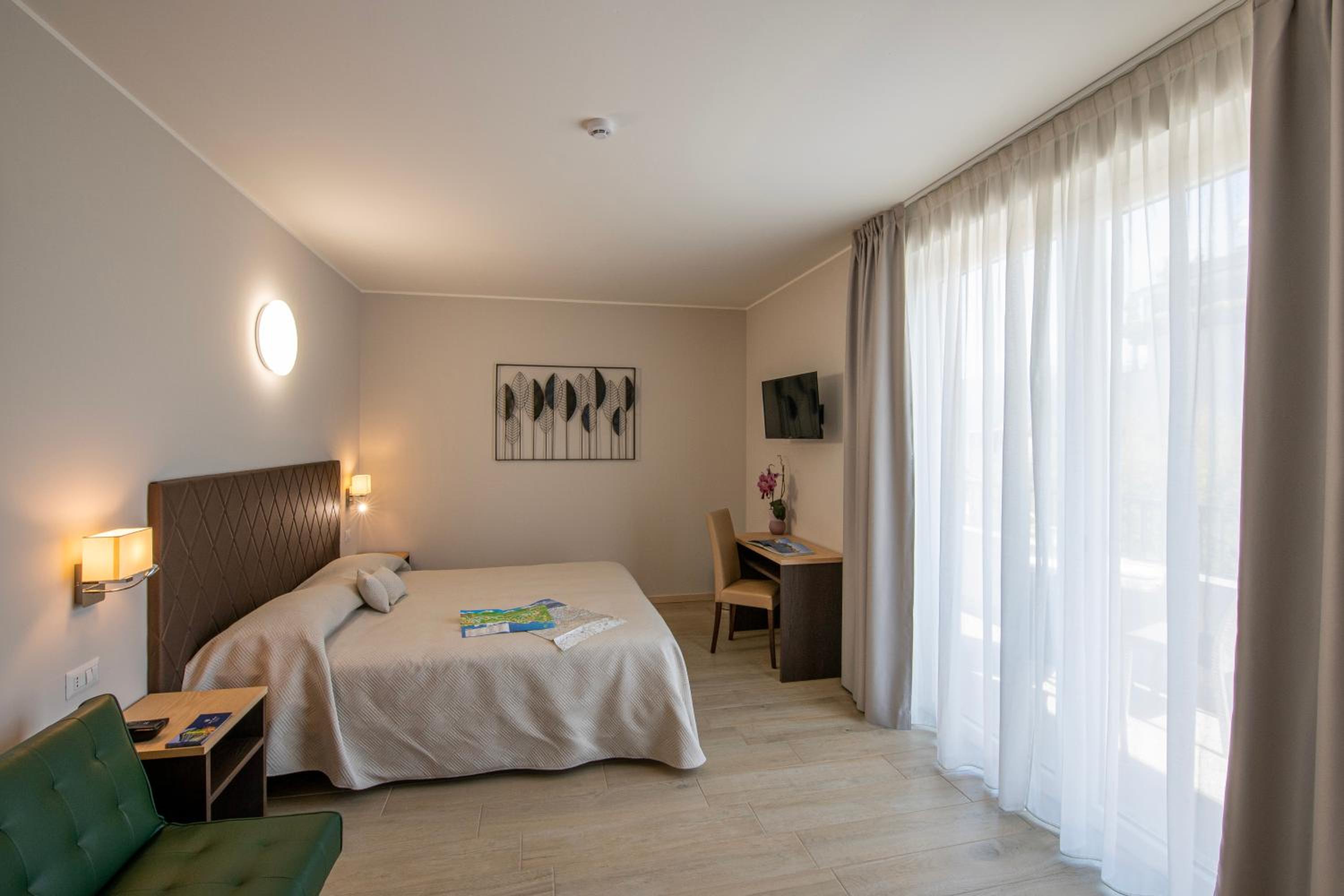 Triple Room with Terrace - Photo 8