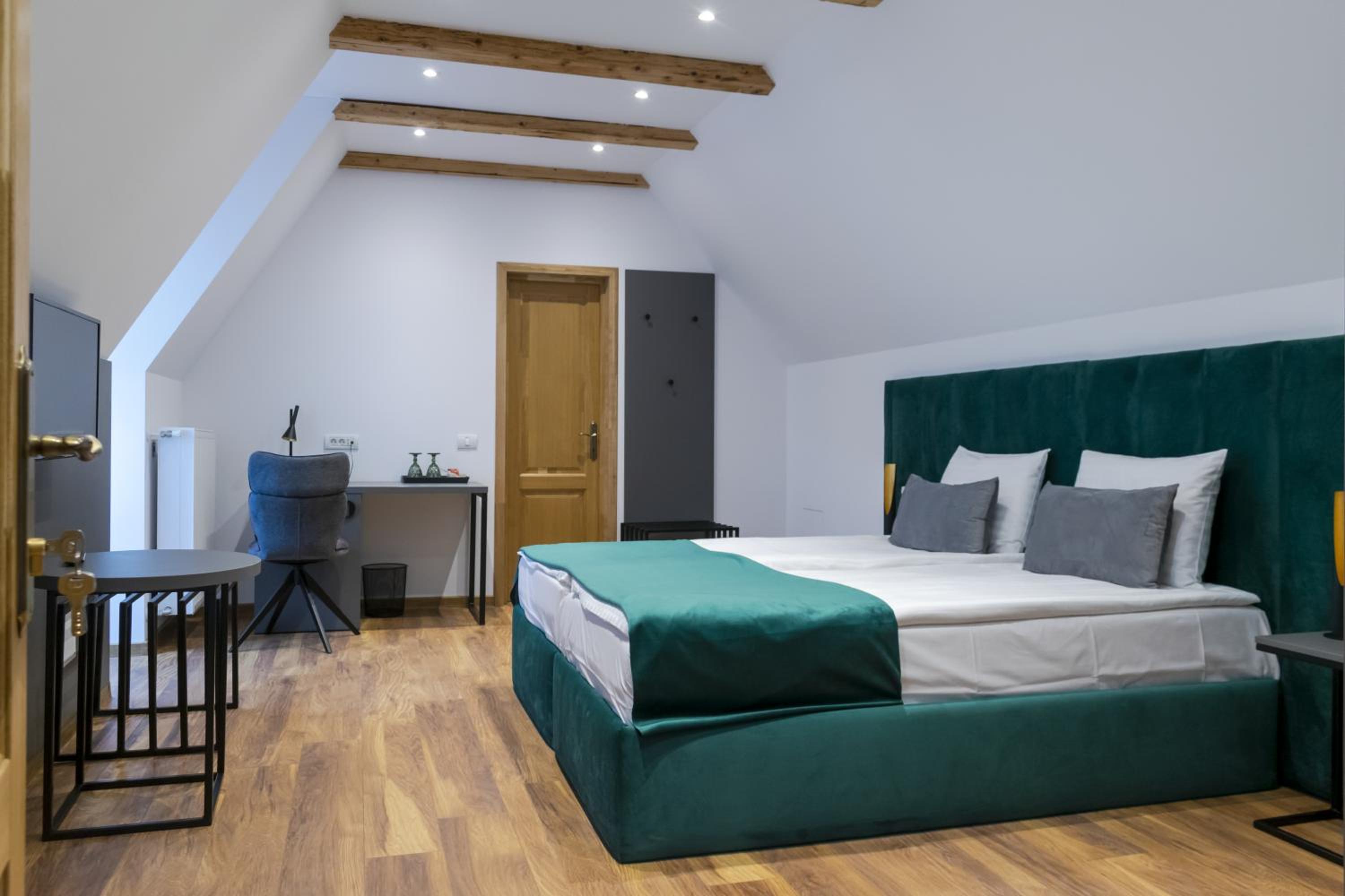 Superior Double or Twin Room photo 3