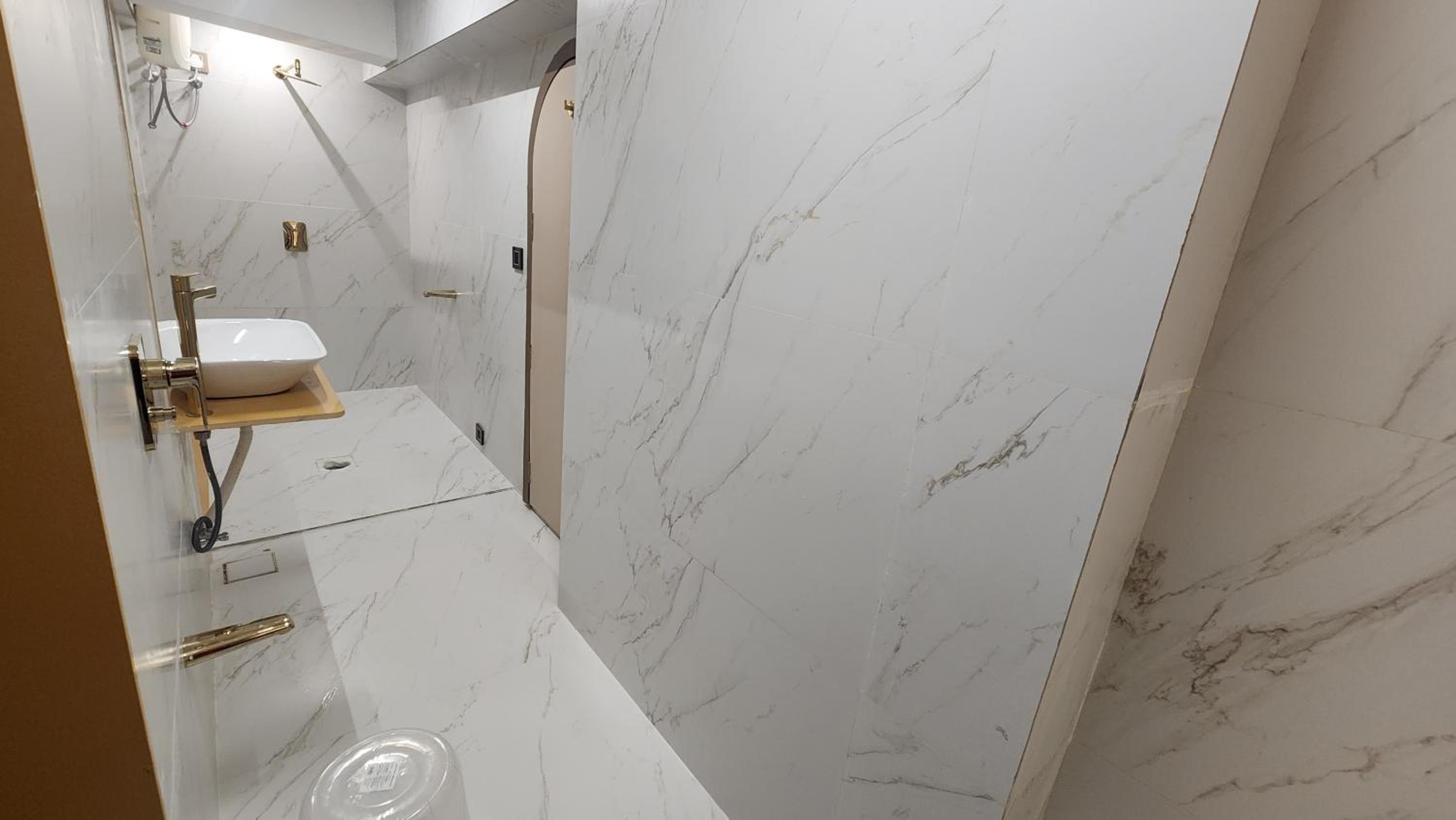 Suite with Spa Bath - Photo 3