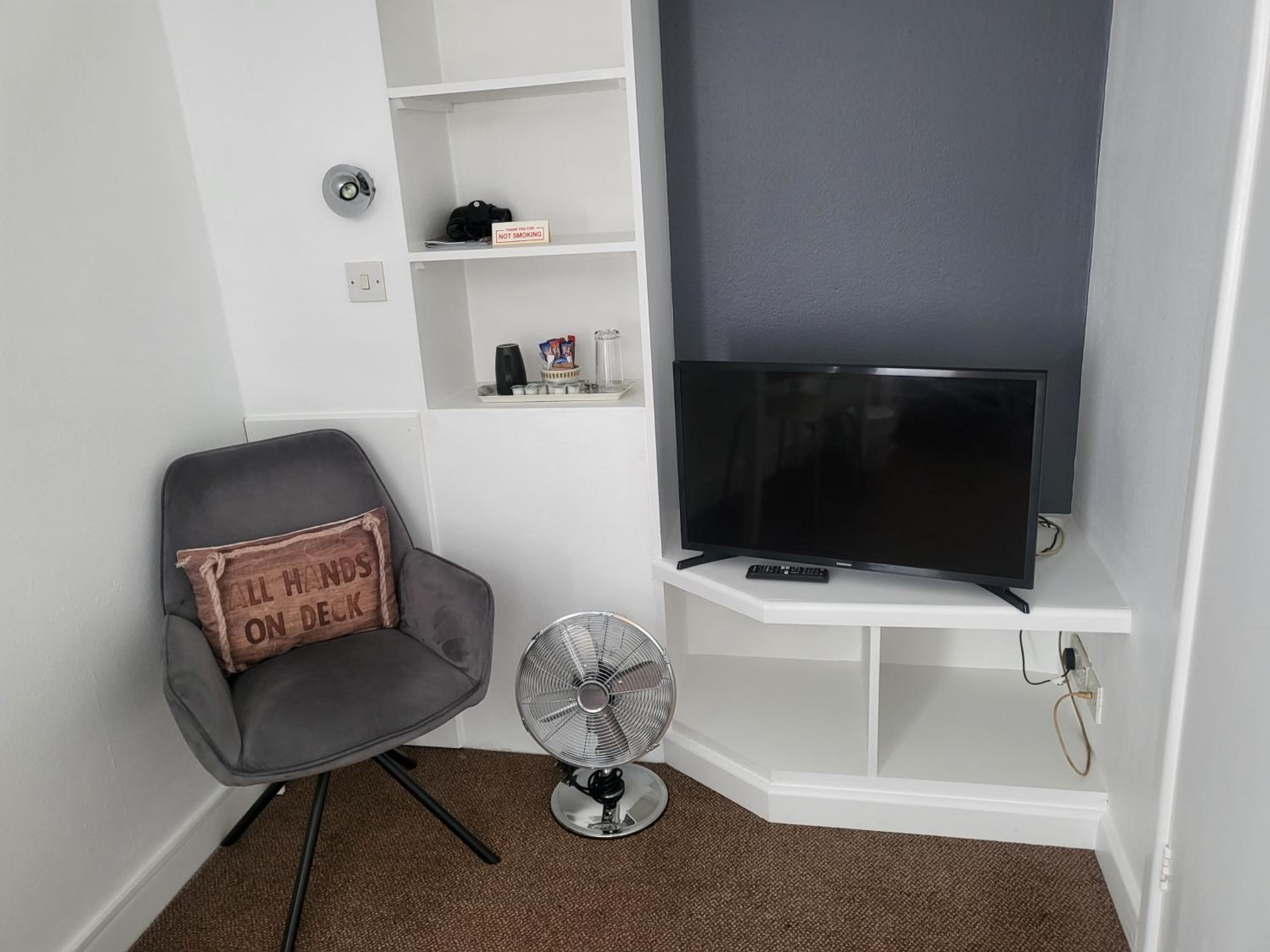 Single Room photo 3