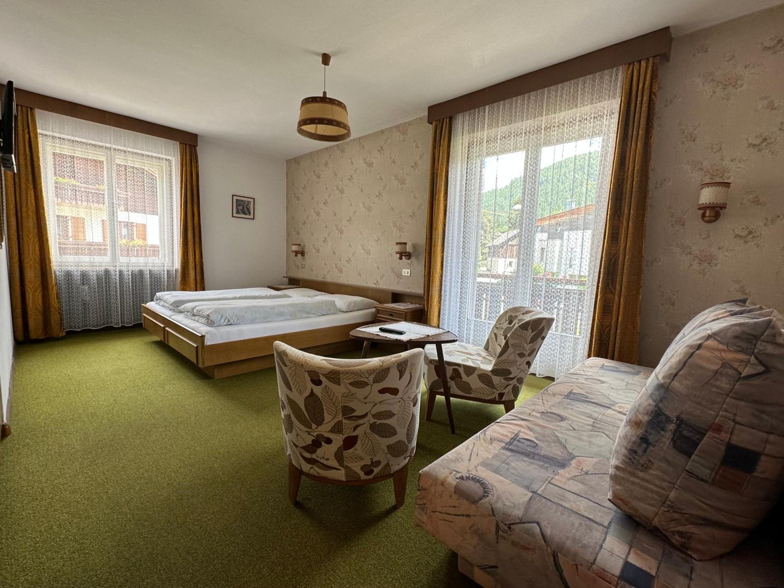 Triple Room with Private External Bathroom photo 1