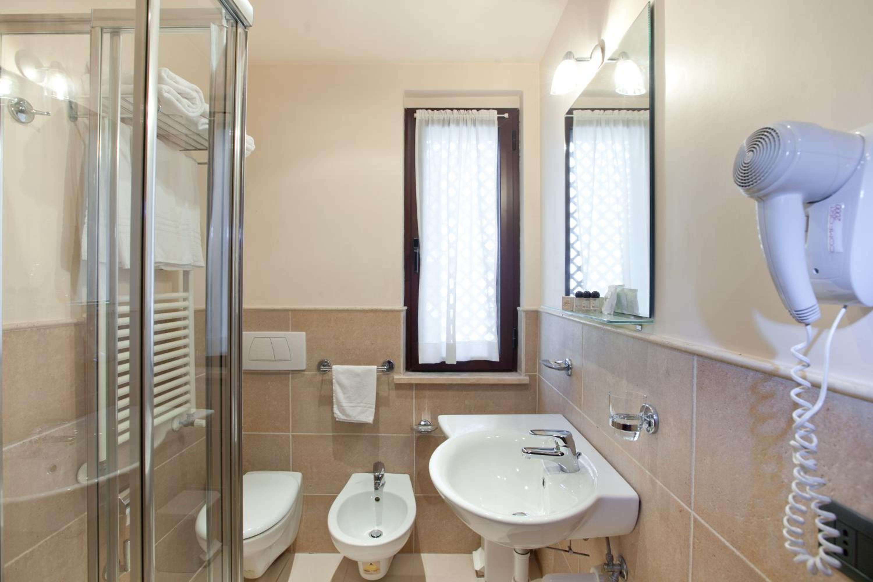 Double or Twin Room photo 1