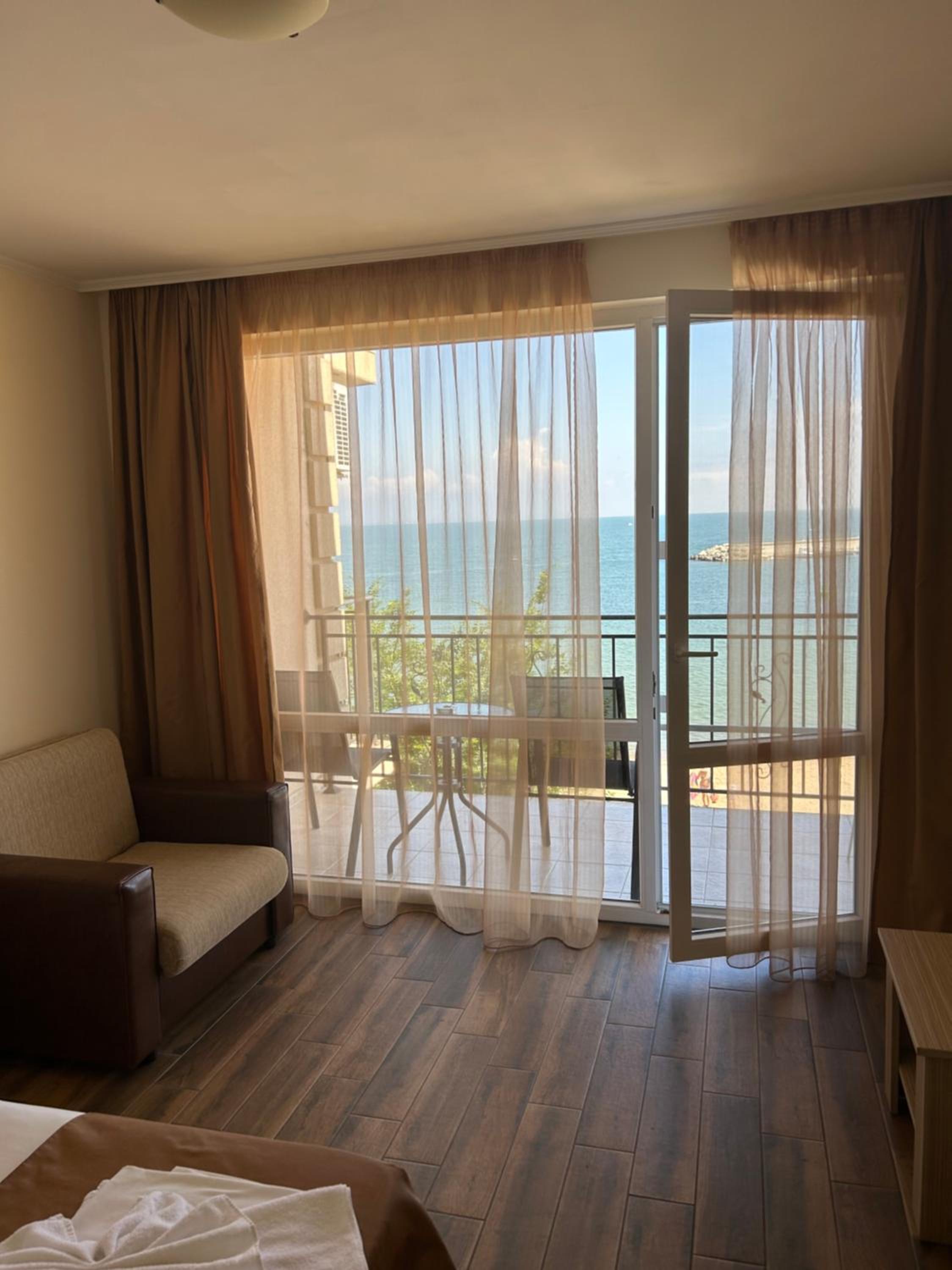 Double Room with Sea View photo 2