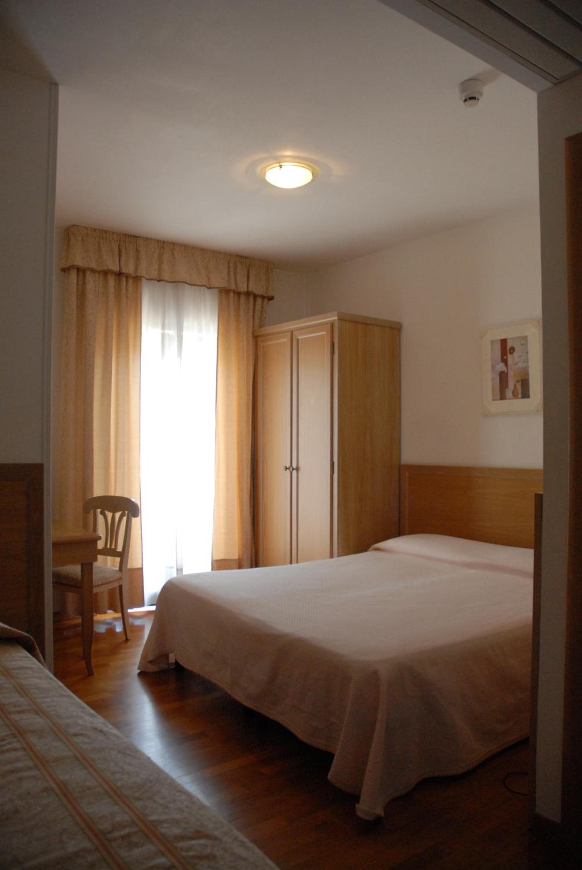 Double Room - Photo 6