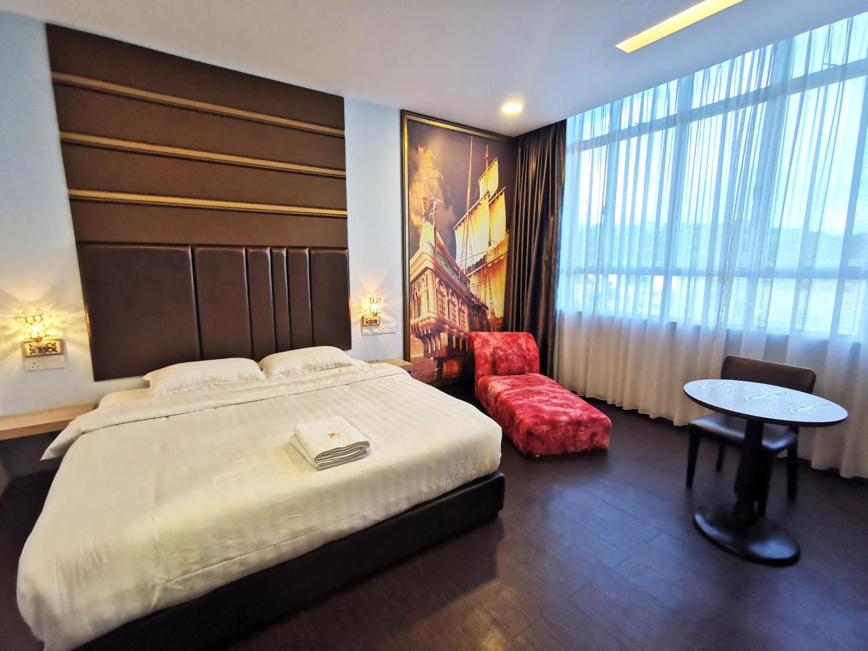 Deluxe King Room
