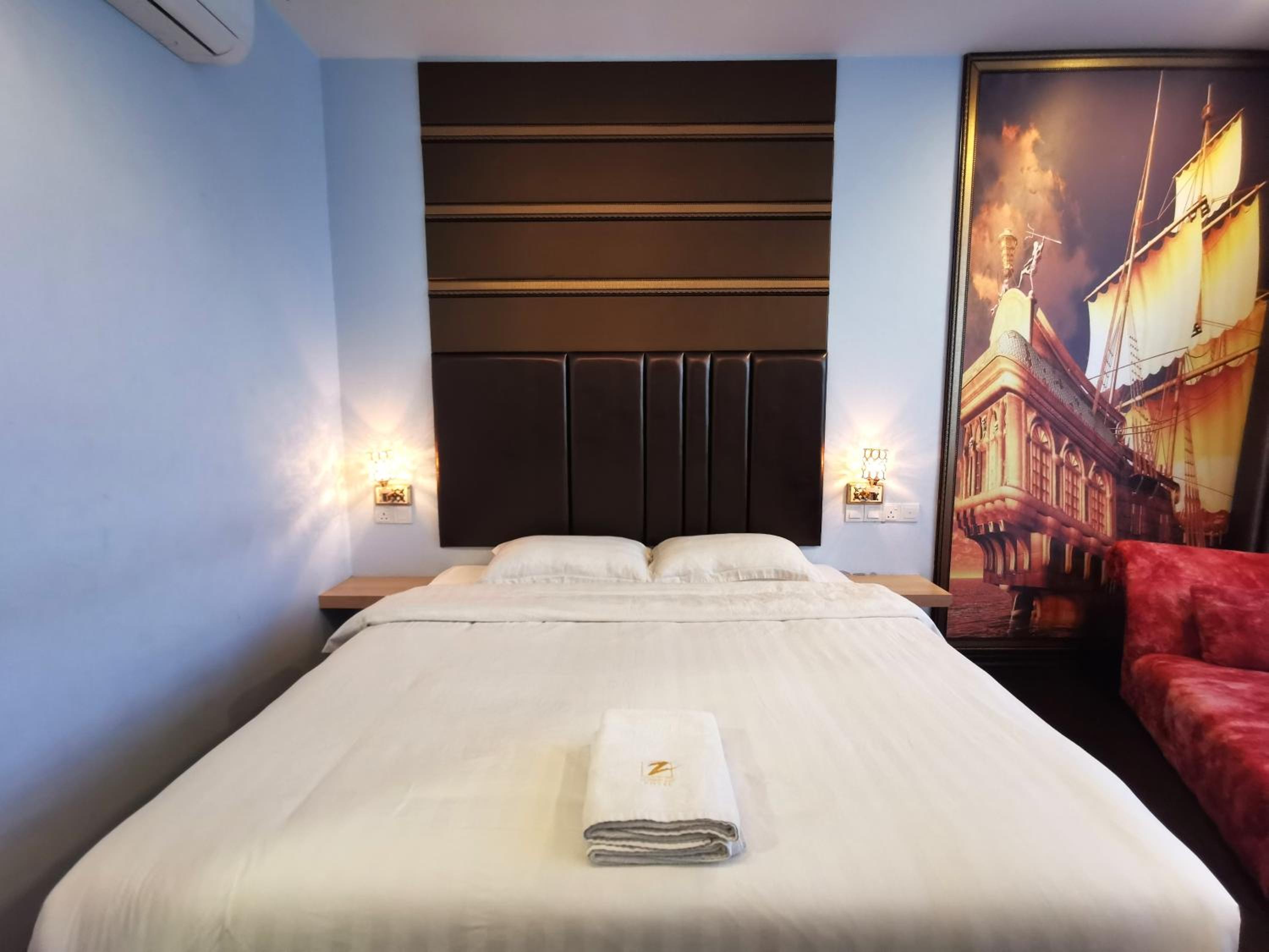 Deluxe King Room photo 3