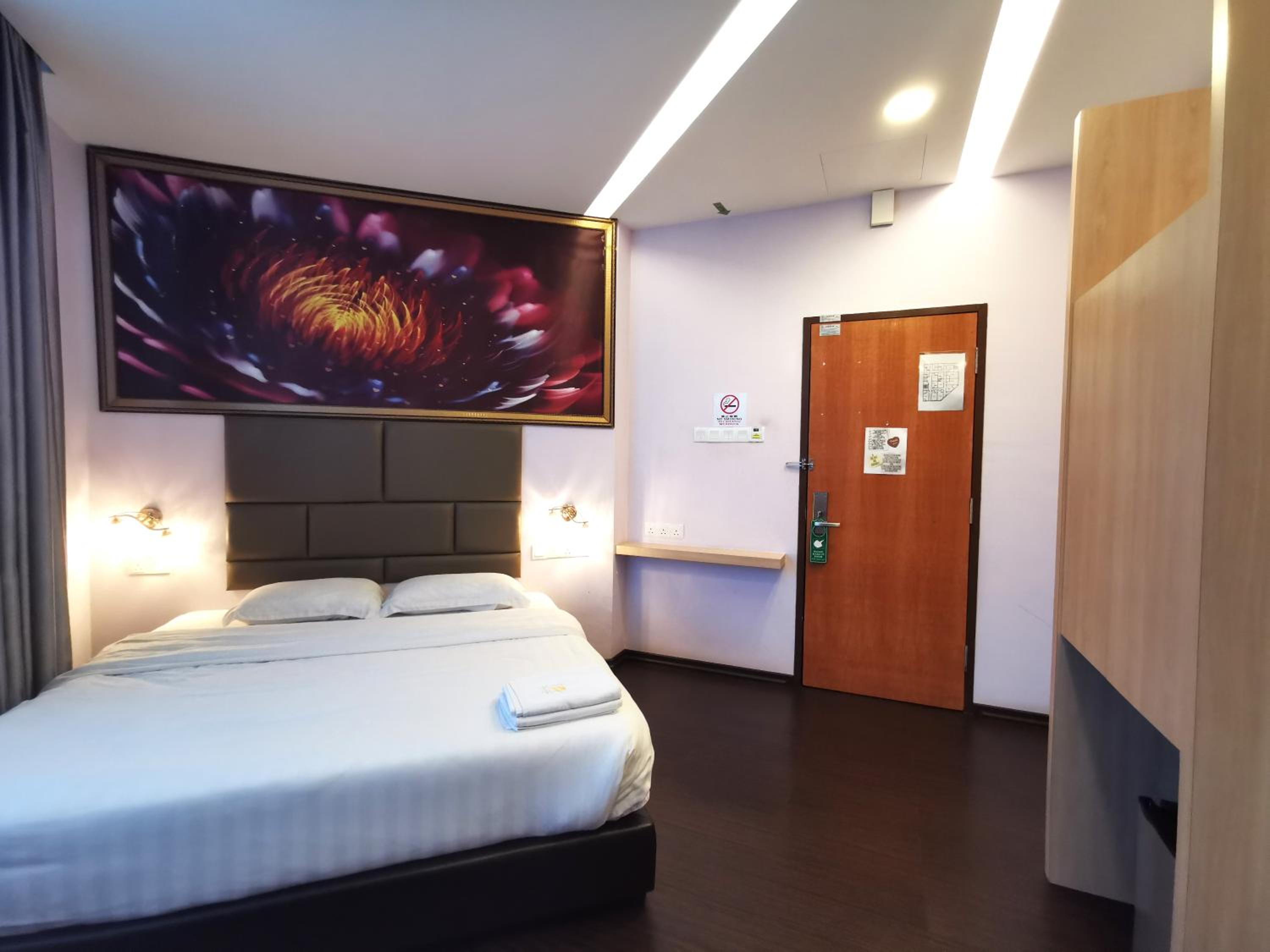 Standard King Room photo 2