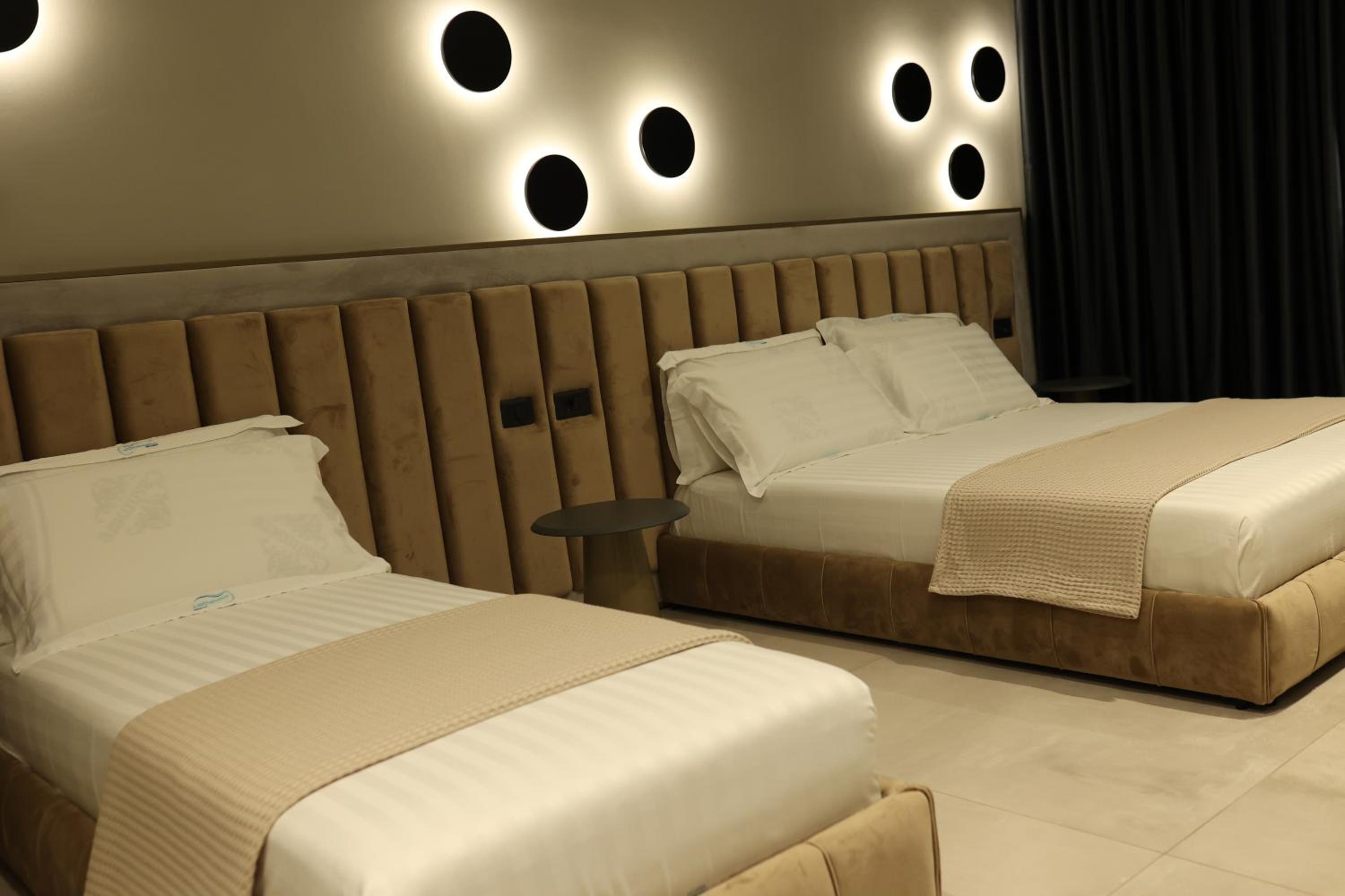 Deluxe Triple Room photo 2