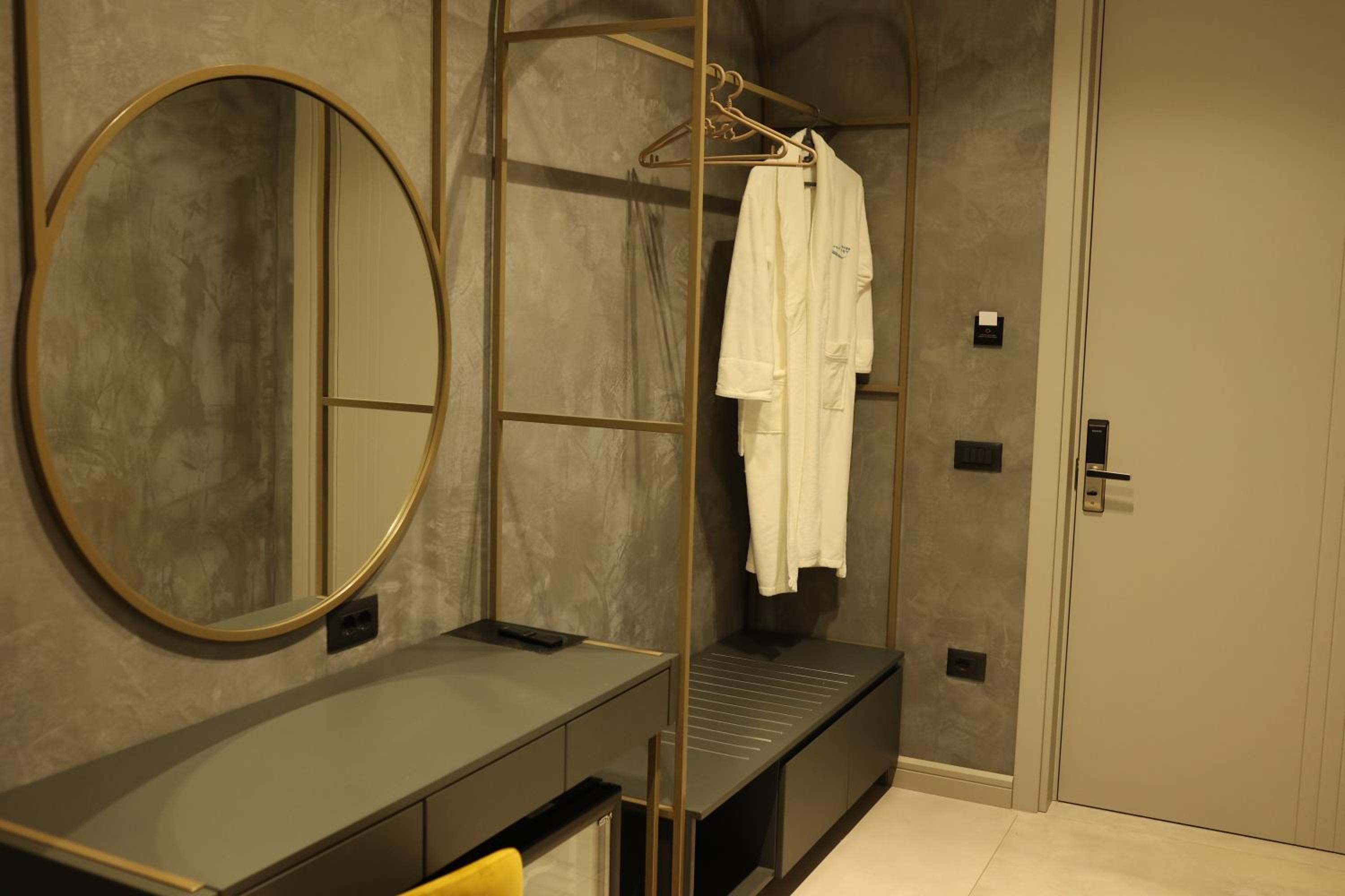 Deluxe Triple Room photo 3