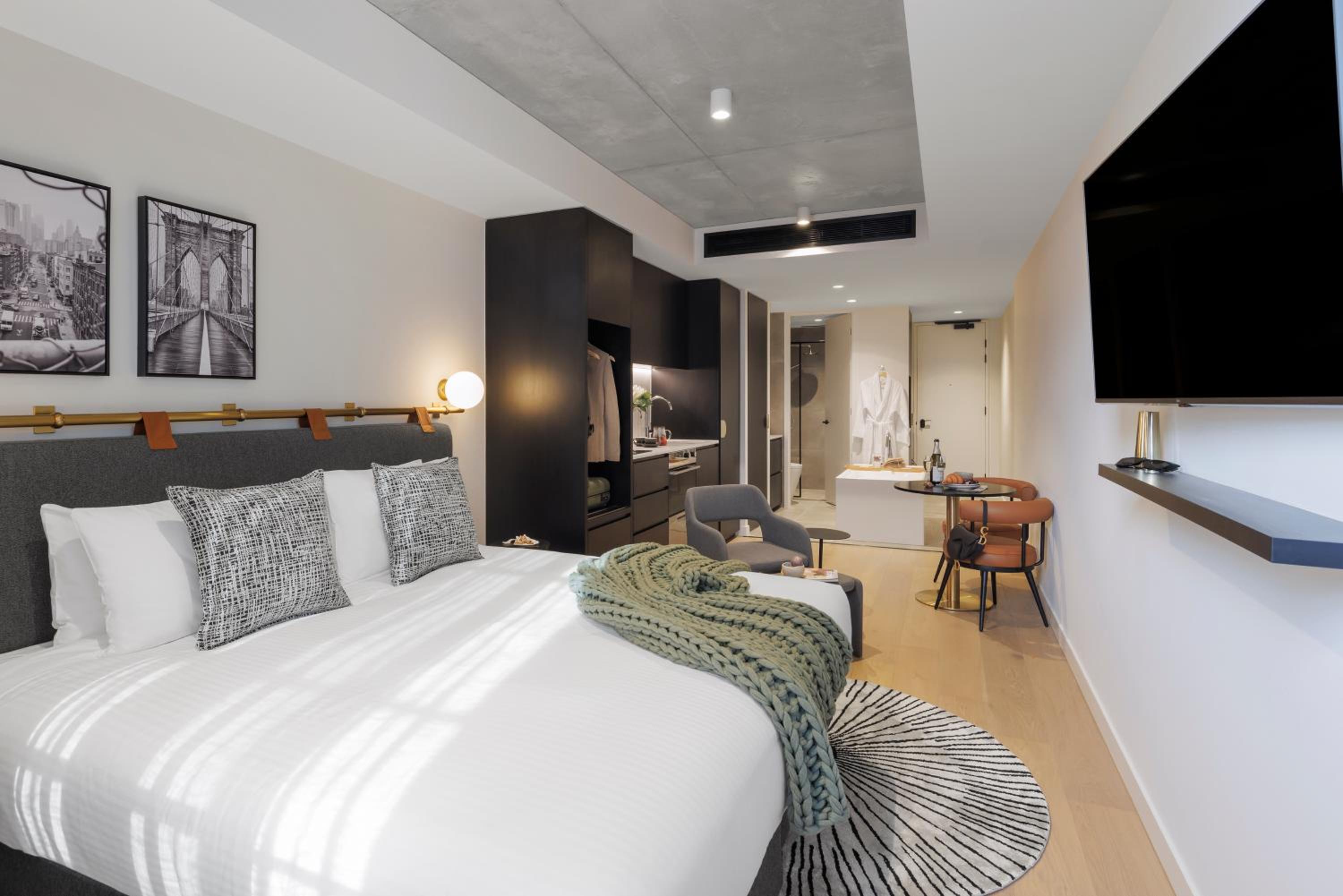 Executive Veriu Suite