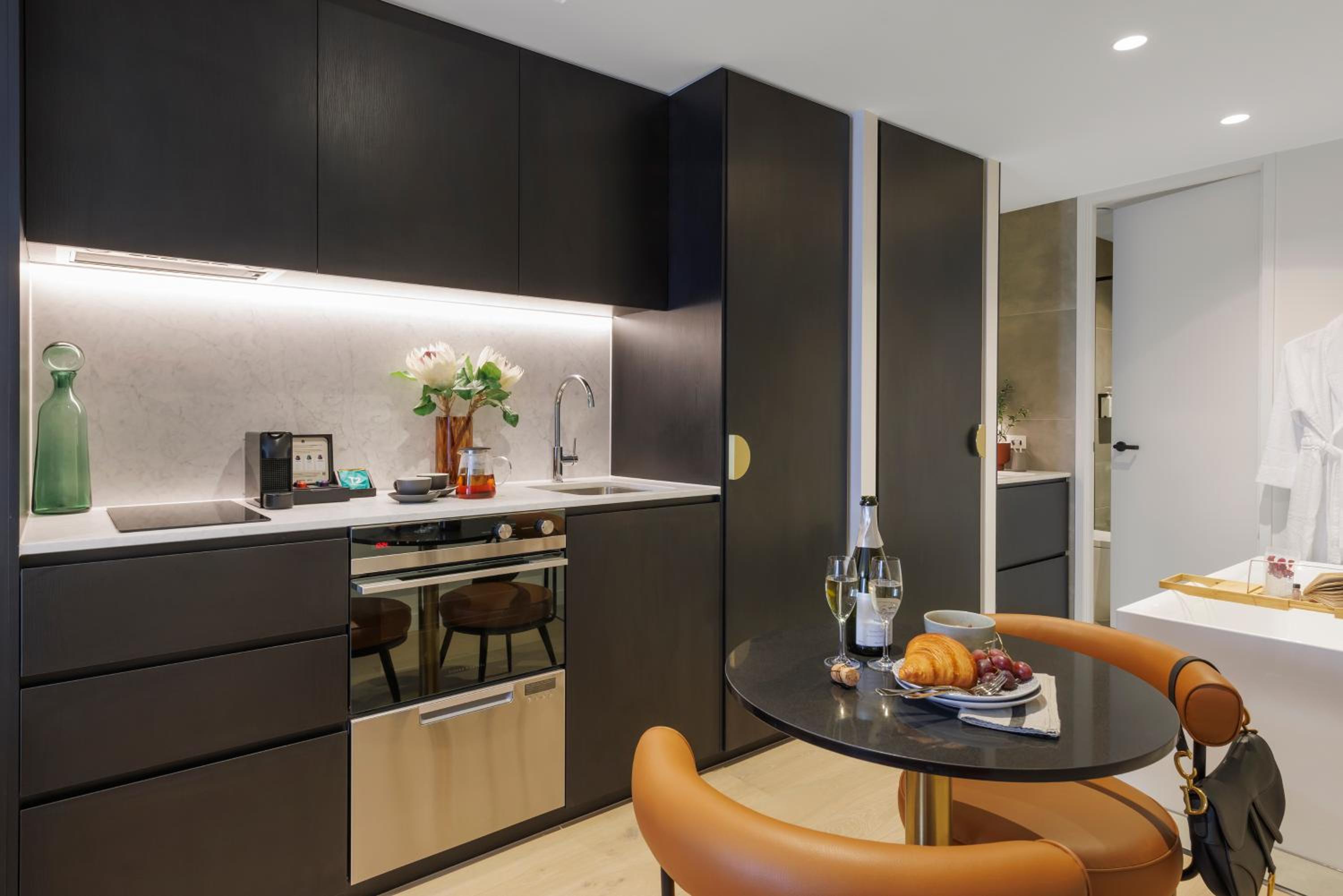 Executive Veriu Suite