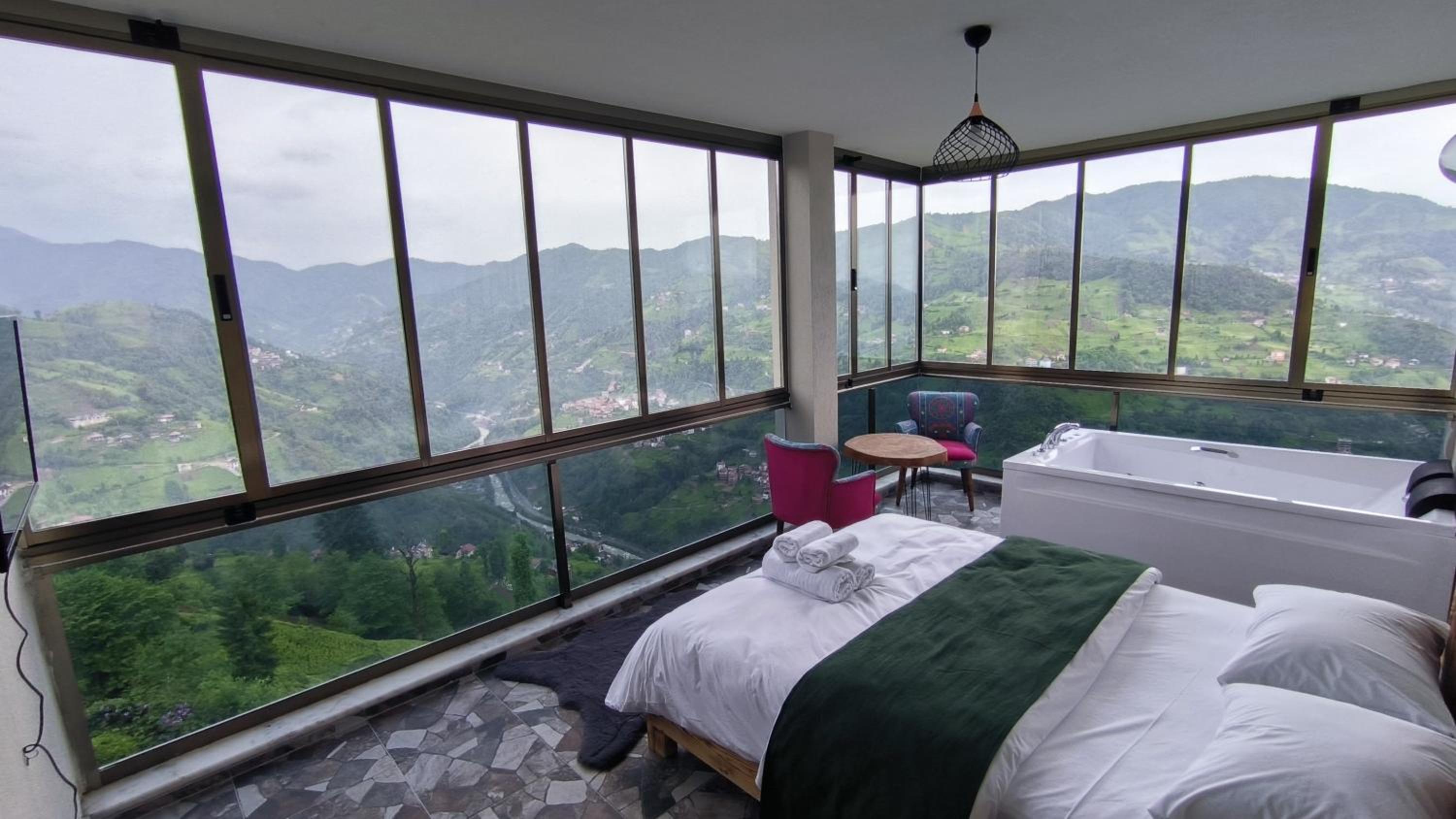 Deluxe King Suite