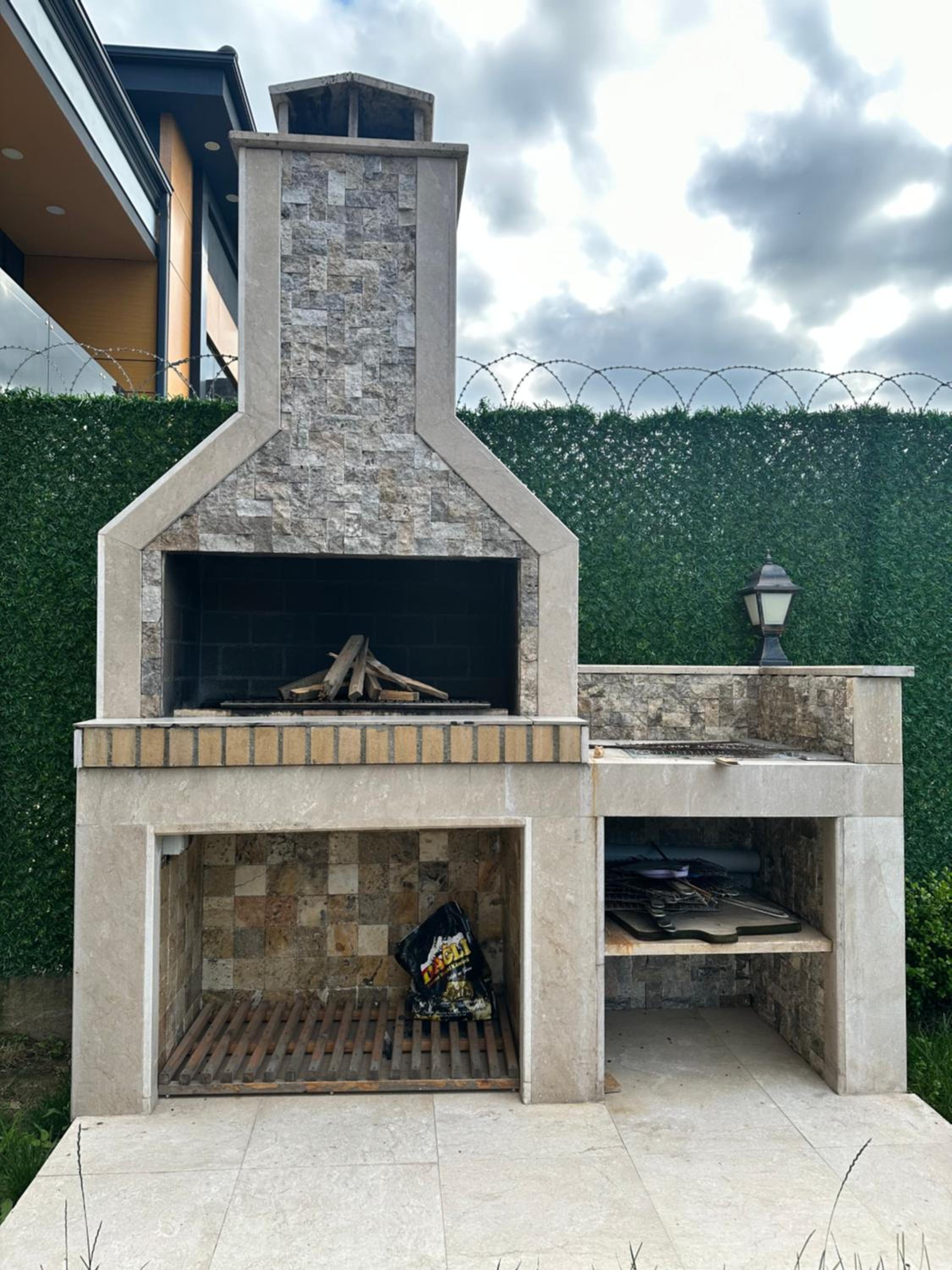 Villa - Photo 2