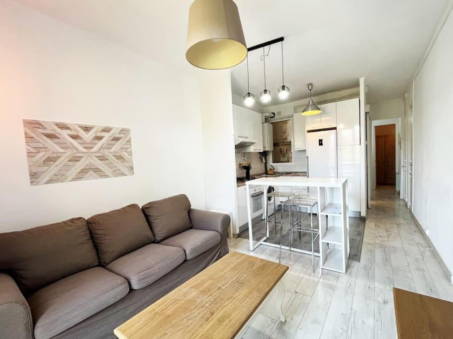 Apartamento de dos habitaciones con balcón