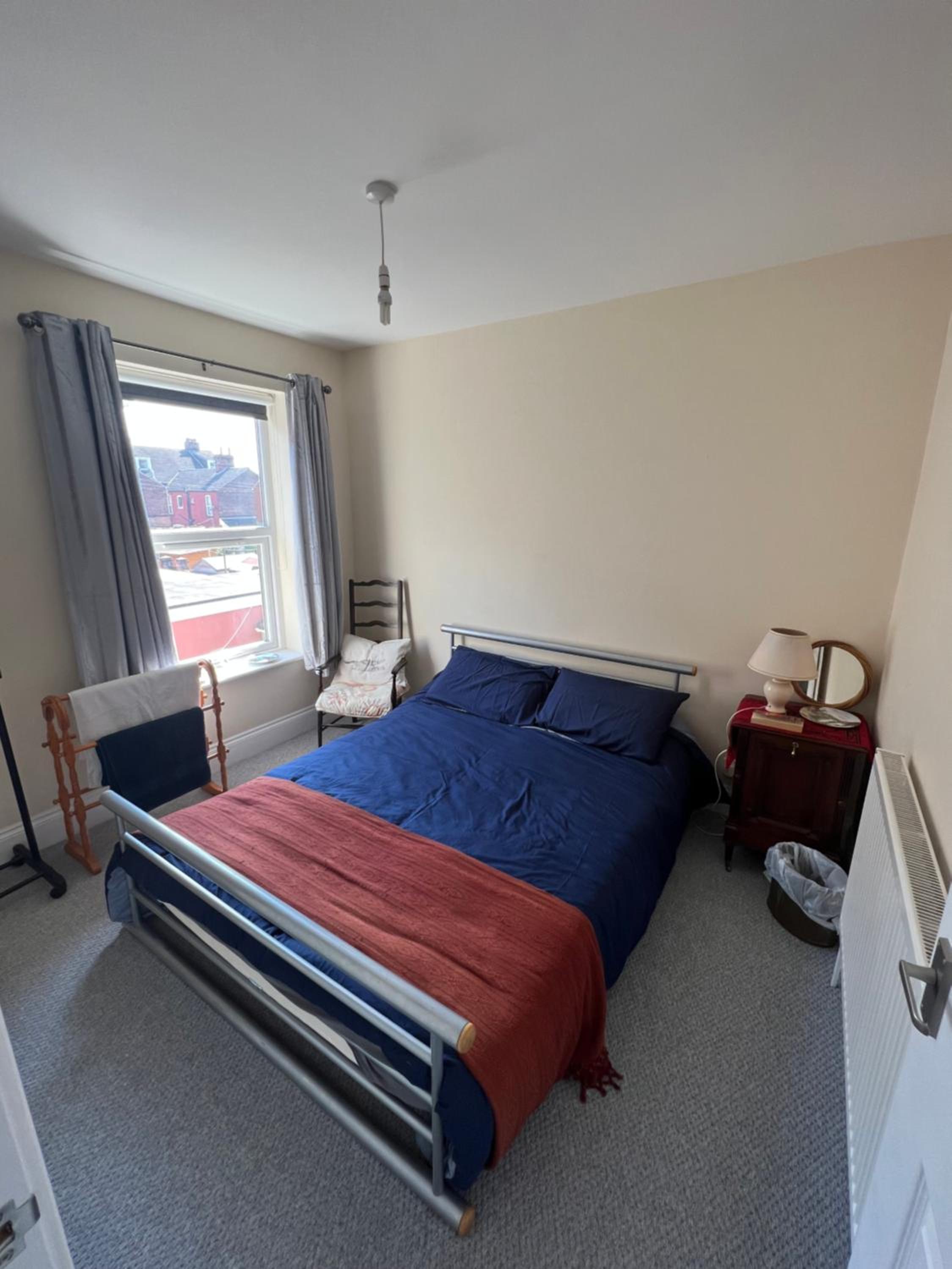 Six-Bedroom House photo 1
