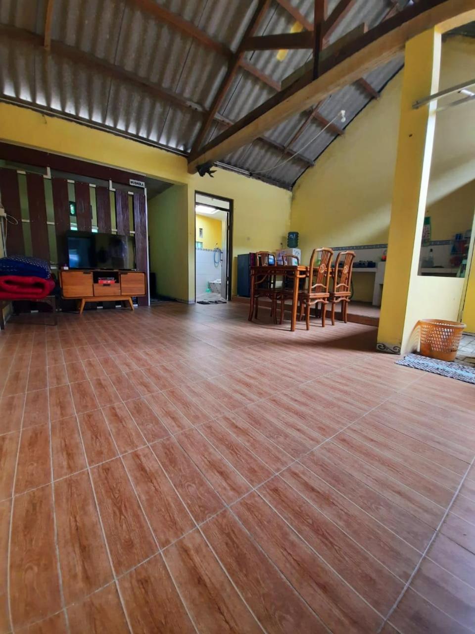 Two-Bedroom House - Photo 6