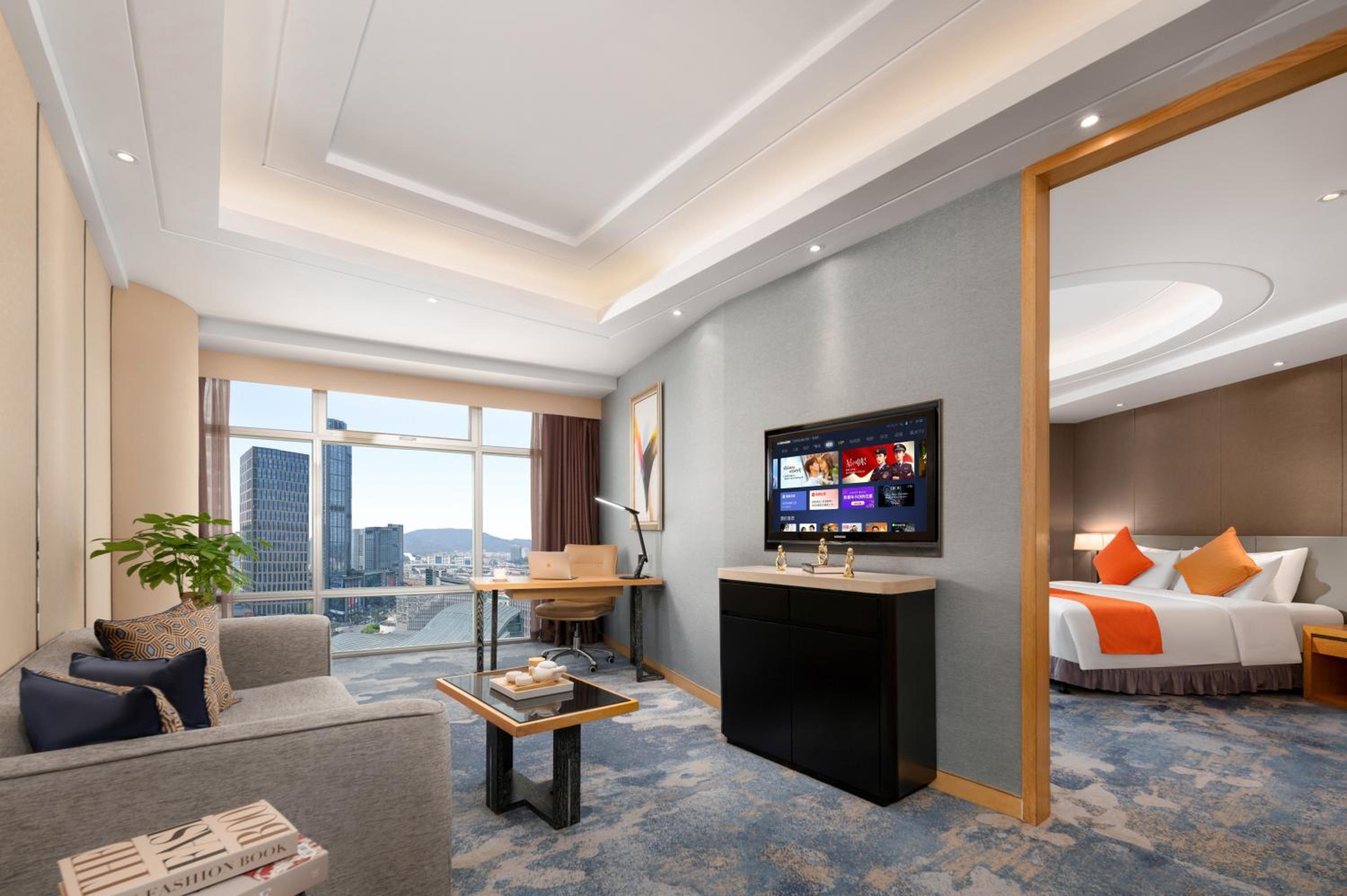 Business Suite - Photo 4