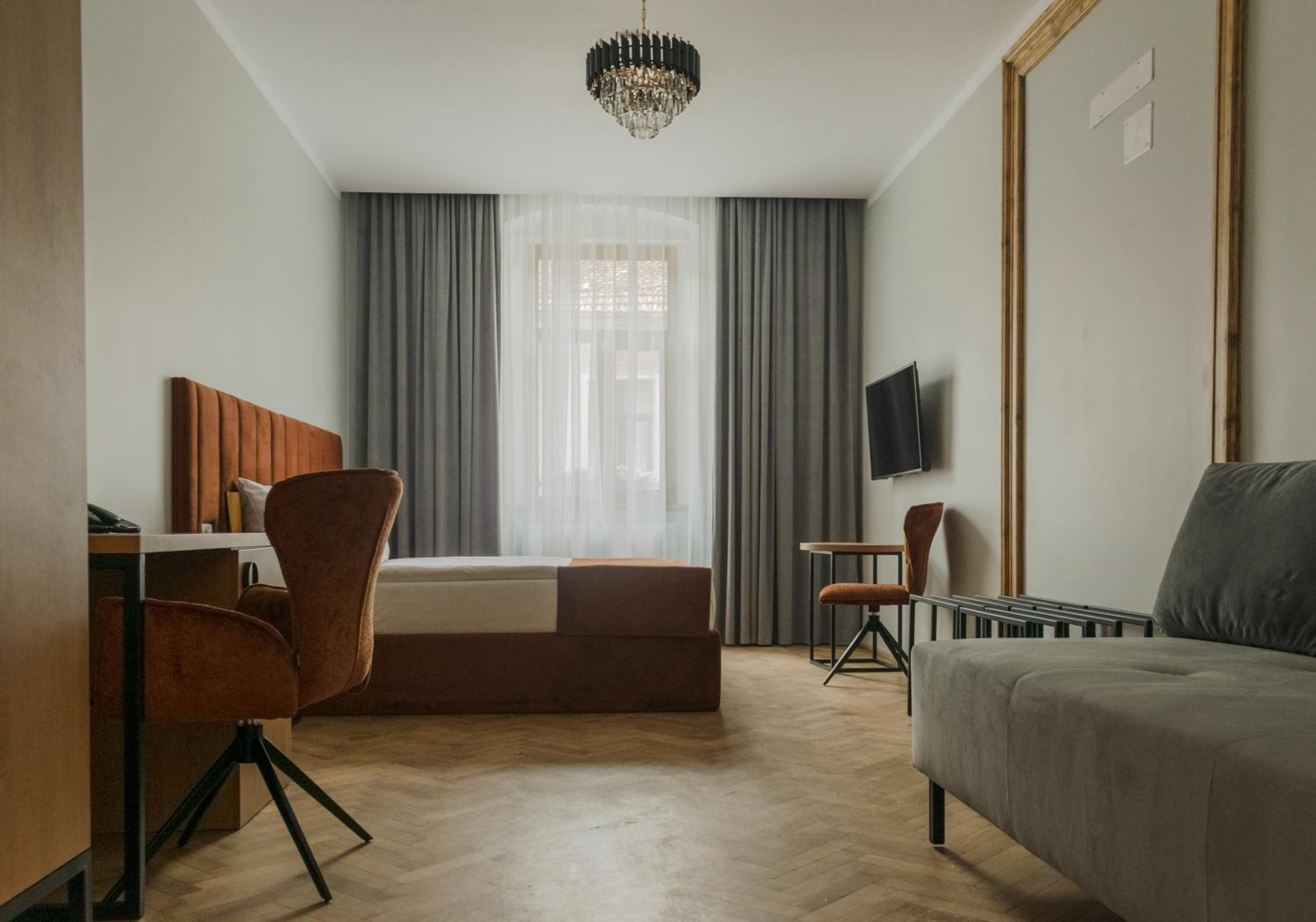 Deluxe Double Room - Photo 8